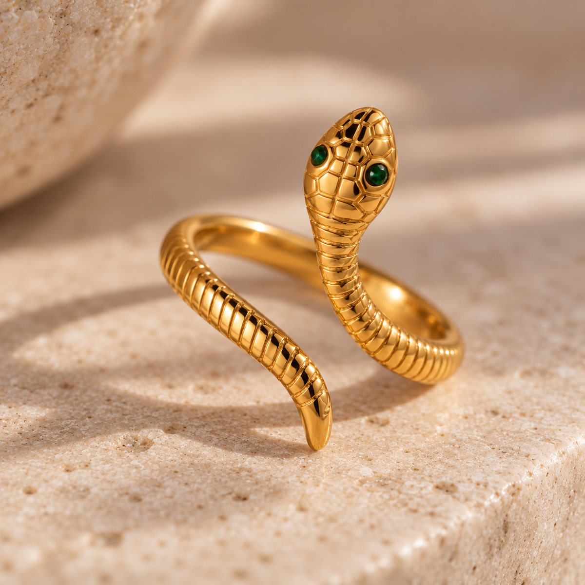 SERPENT EMERALD Ring - verstellbar - aus Edelstahl und 18K vergoldet