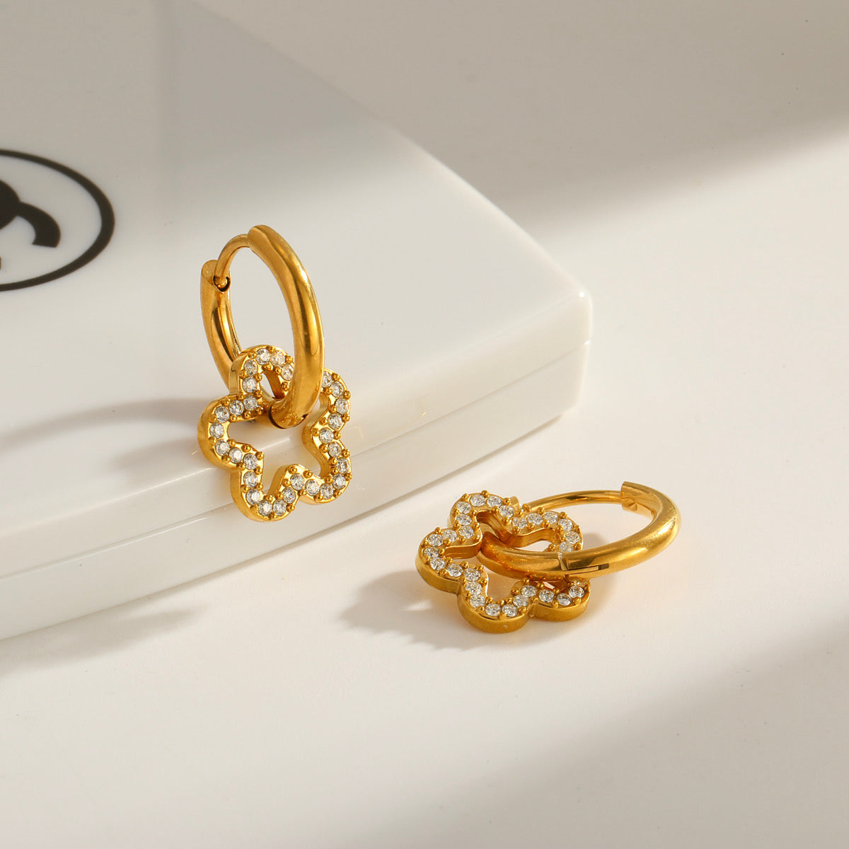MINI FLOWER Creolen - mit Zirkonsteinen und aus Edelstahl