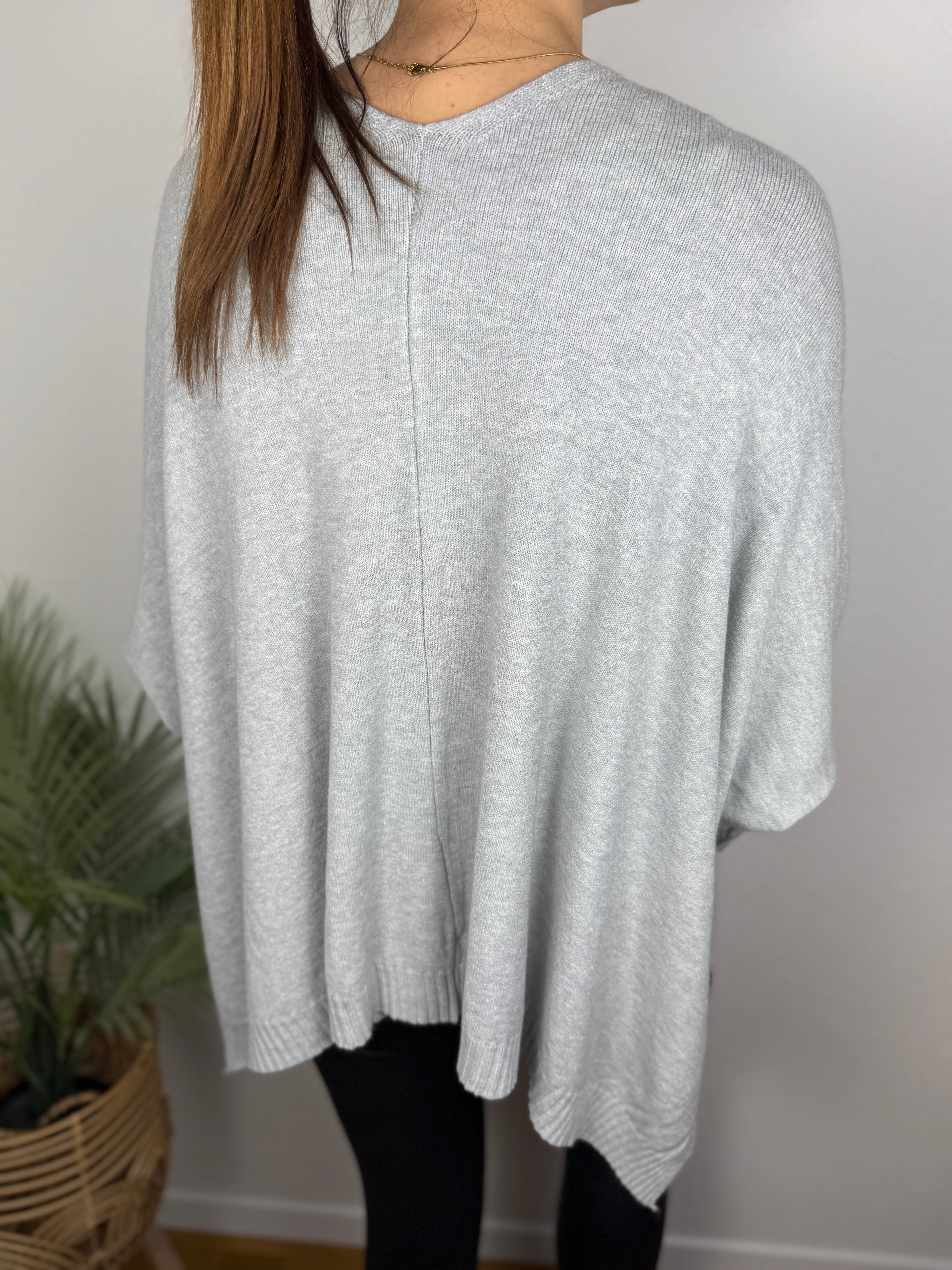 Ultra Oversize Strickjacke Elisa mit Knöpfen - butterweich dank Viskose (Kopie)