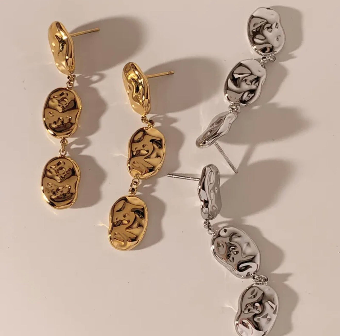 Statement Ohrringe WAVE - In Gold und Silber