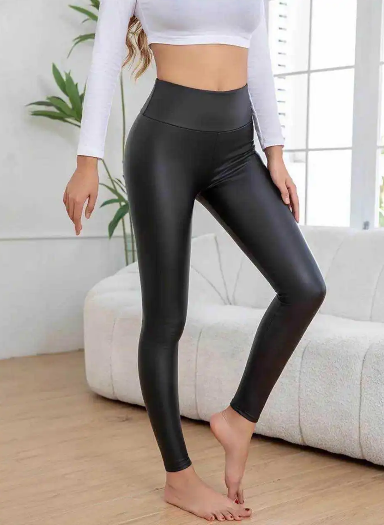 Dehnbare Leggins in Lederoptik
