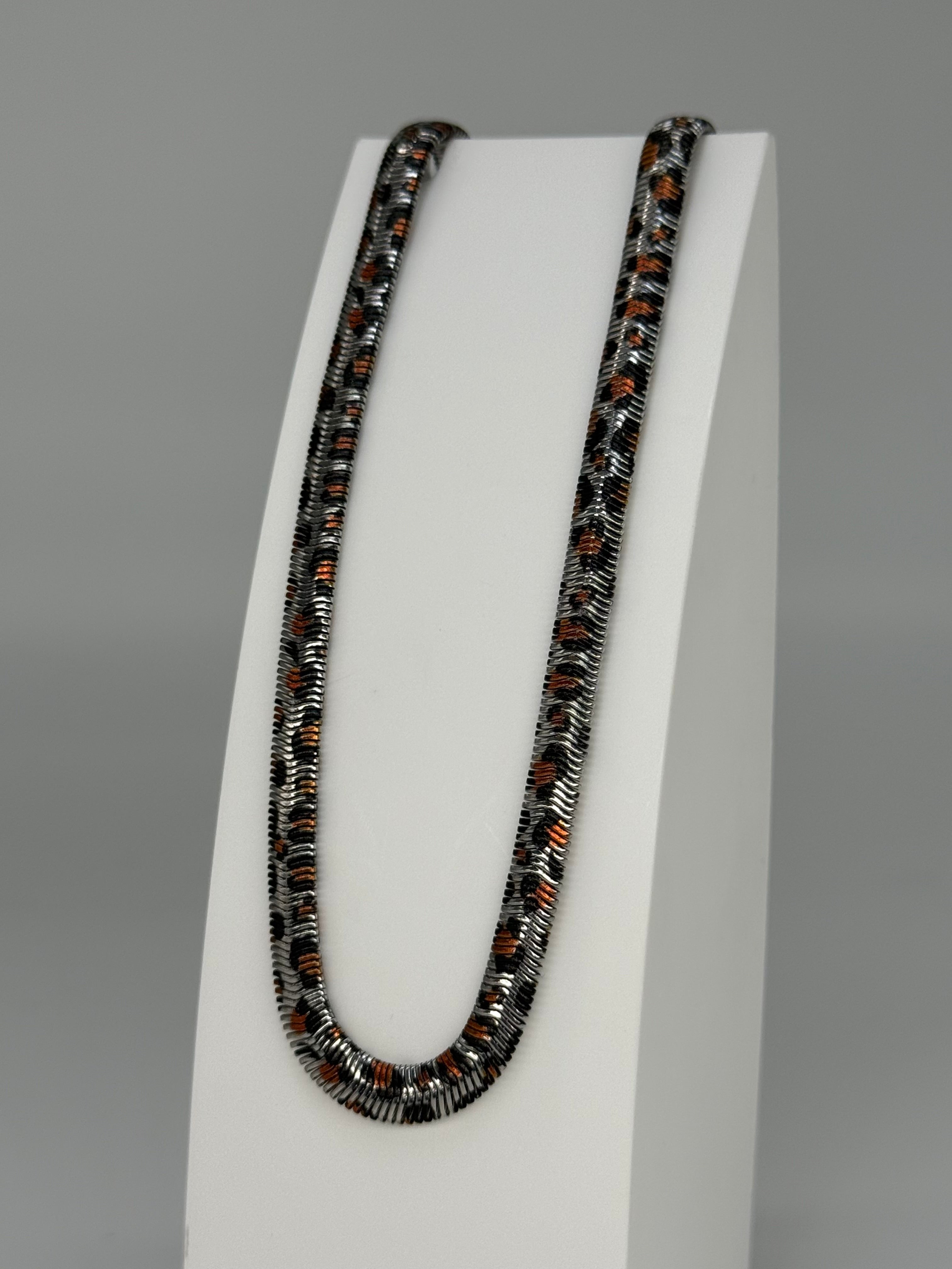 Elegante Snake Kette mit Leomuster