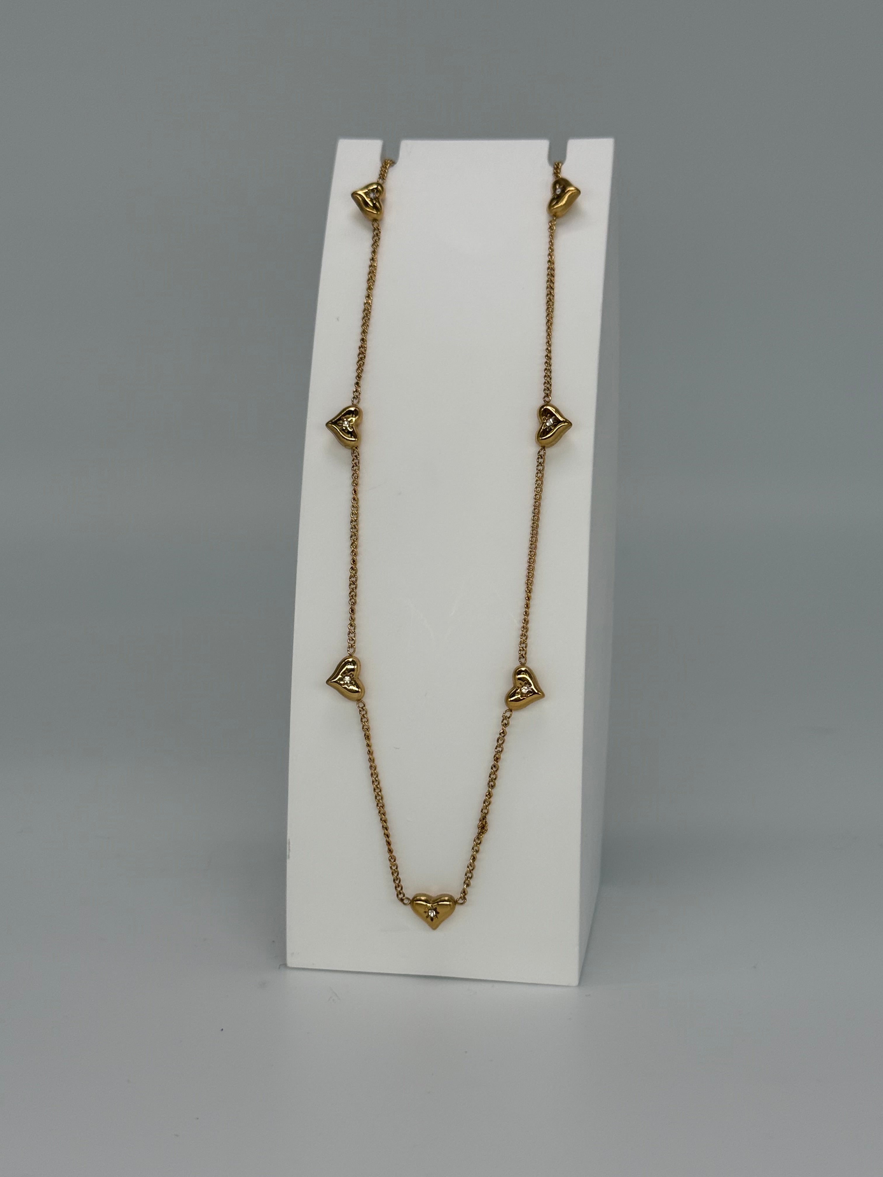 Kette mit Herzen und Strassdetails