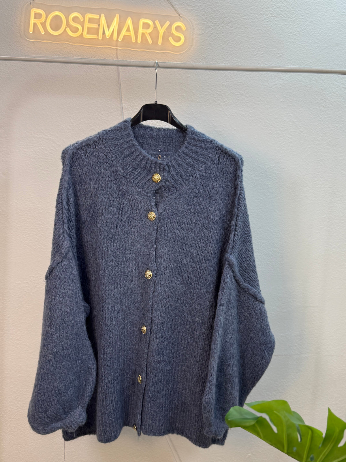 Ultra Oversize Strickcardigan mit Knopfleiste