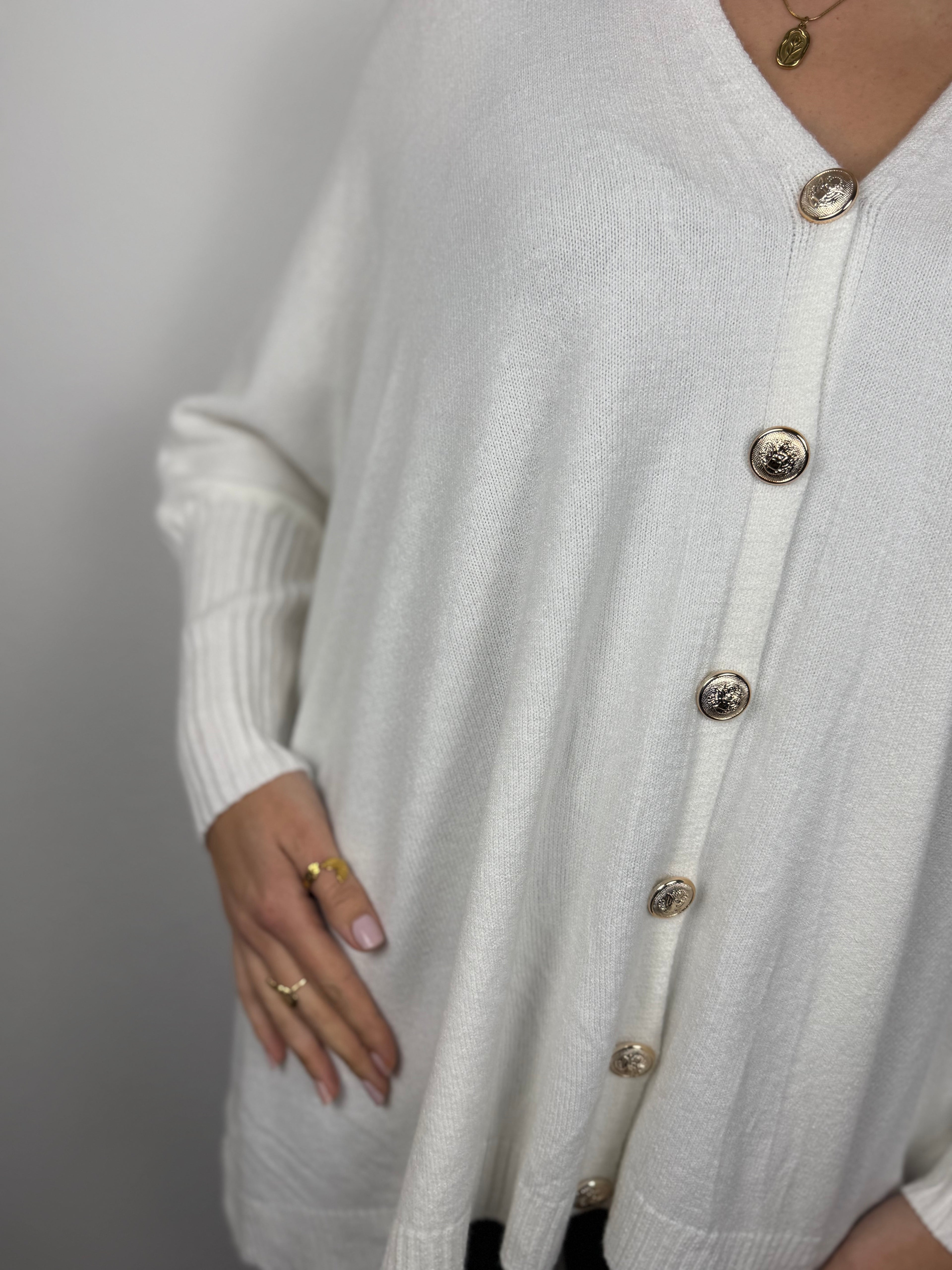 Ultra Oversize Strickjacke Elisa mit Knöpfen - butterweich dank Viskose (Kopie)