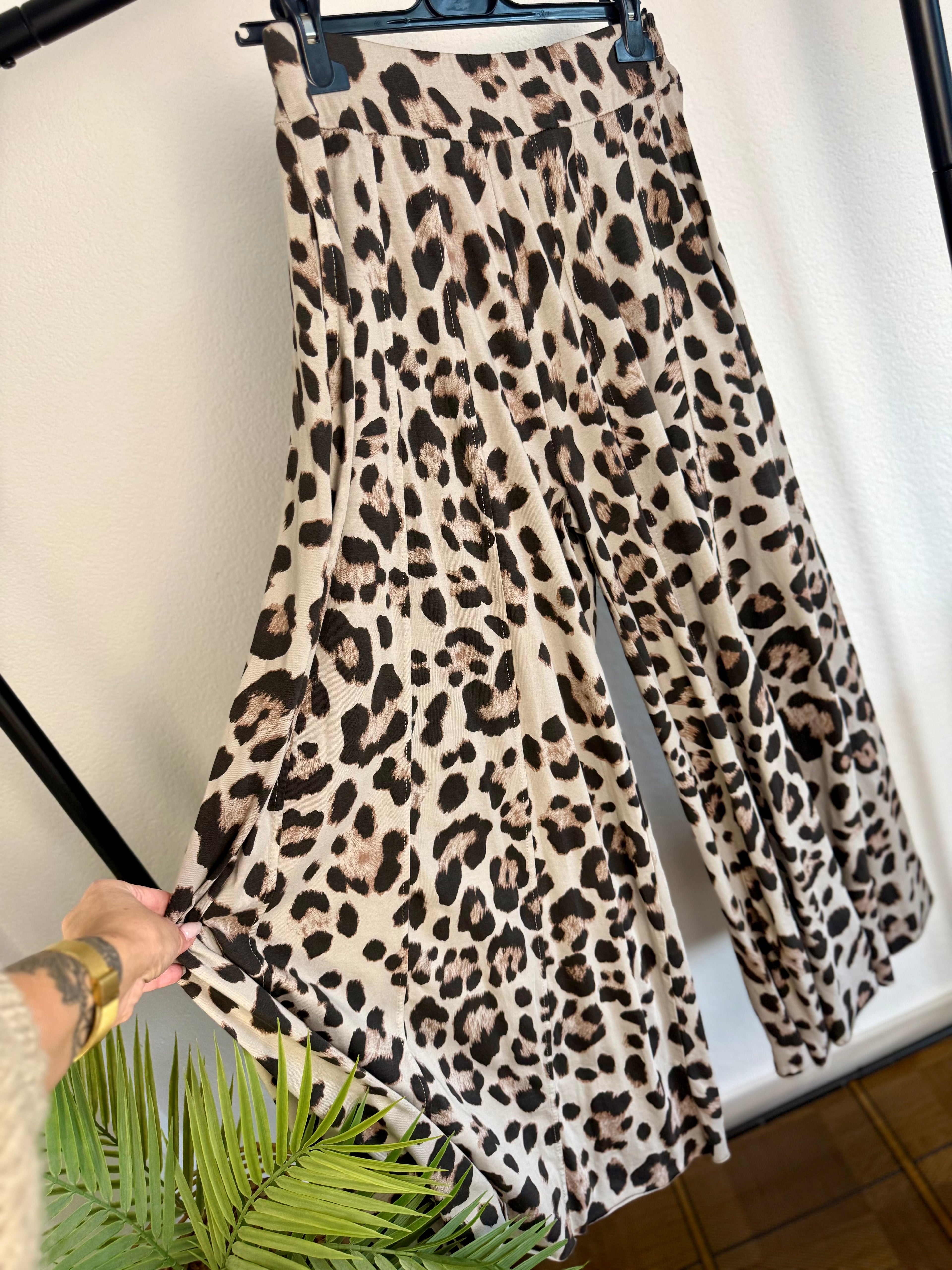 Ultra wide leg Hose mit Leoprint