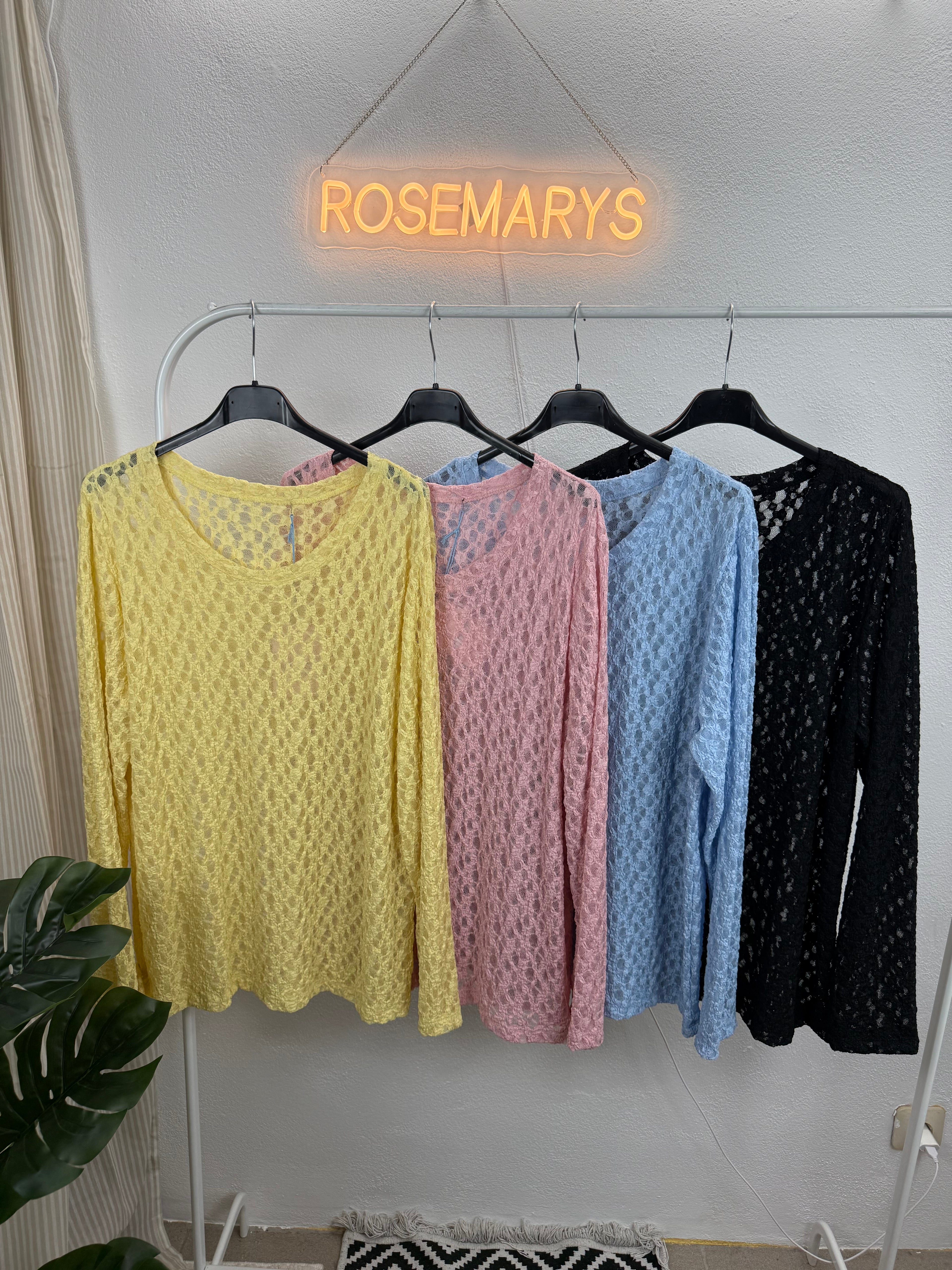 Leichtes Shirt mit Spitze - LUCY