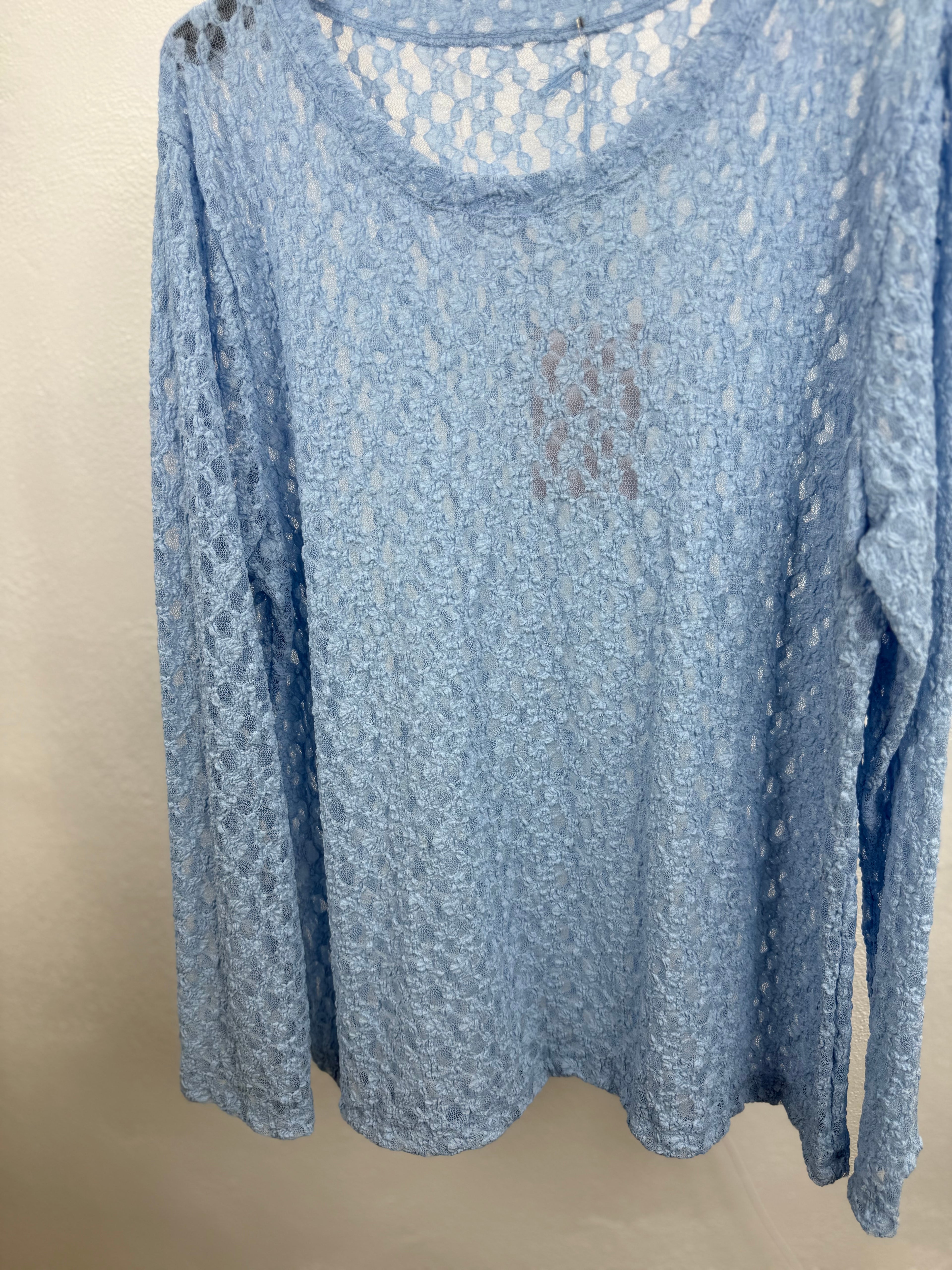 Leichtes Shirt mit Spitze - LUCY