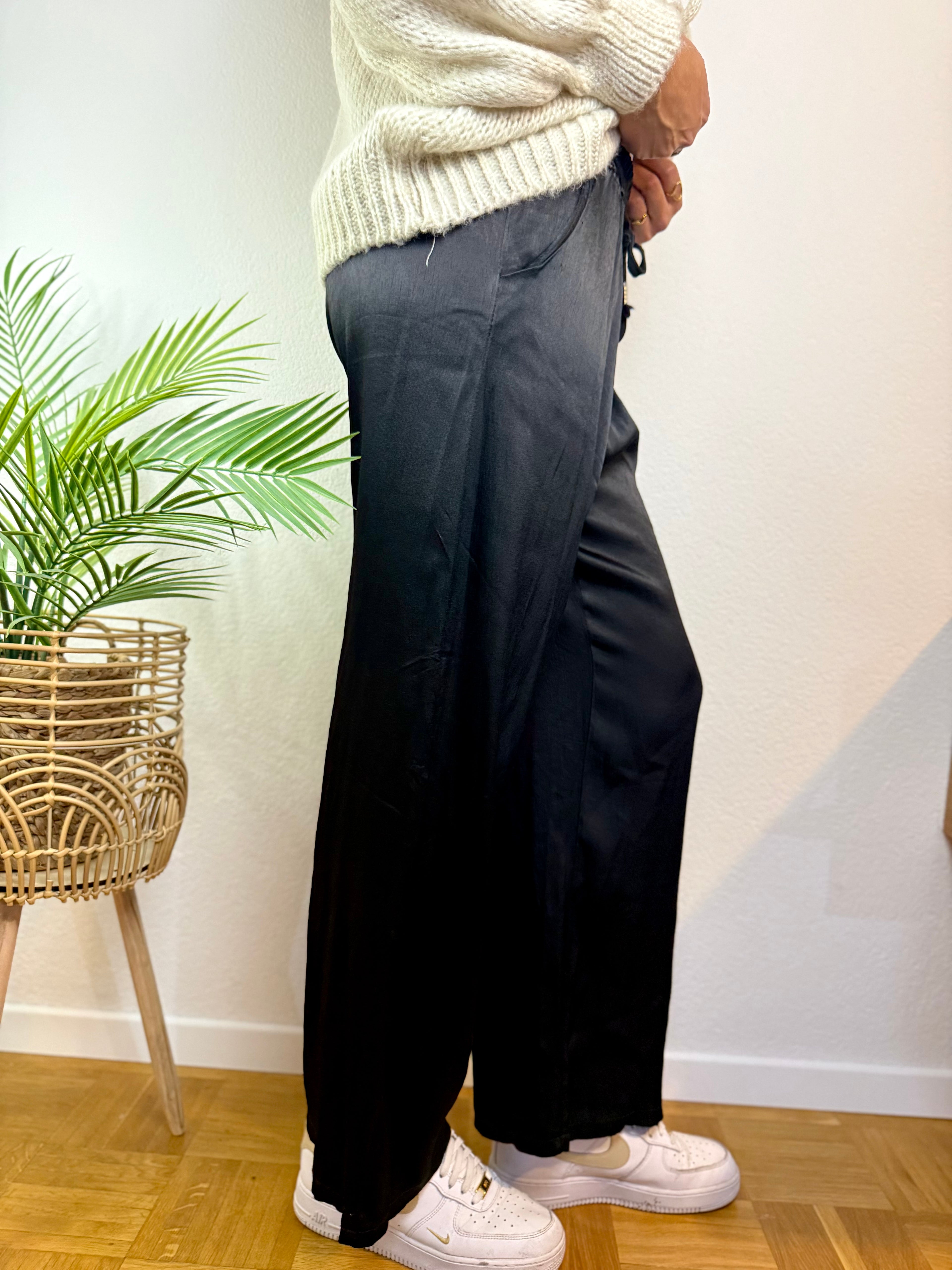 Elegante Satin-Hose mit Glanzfinish