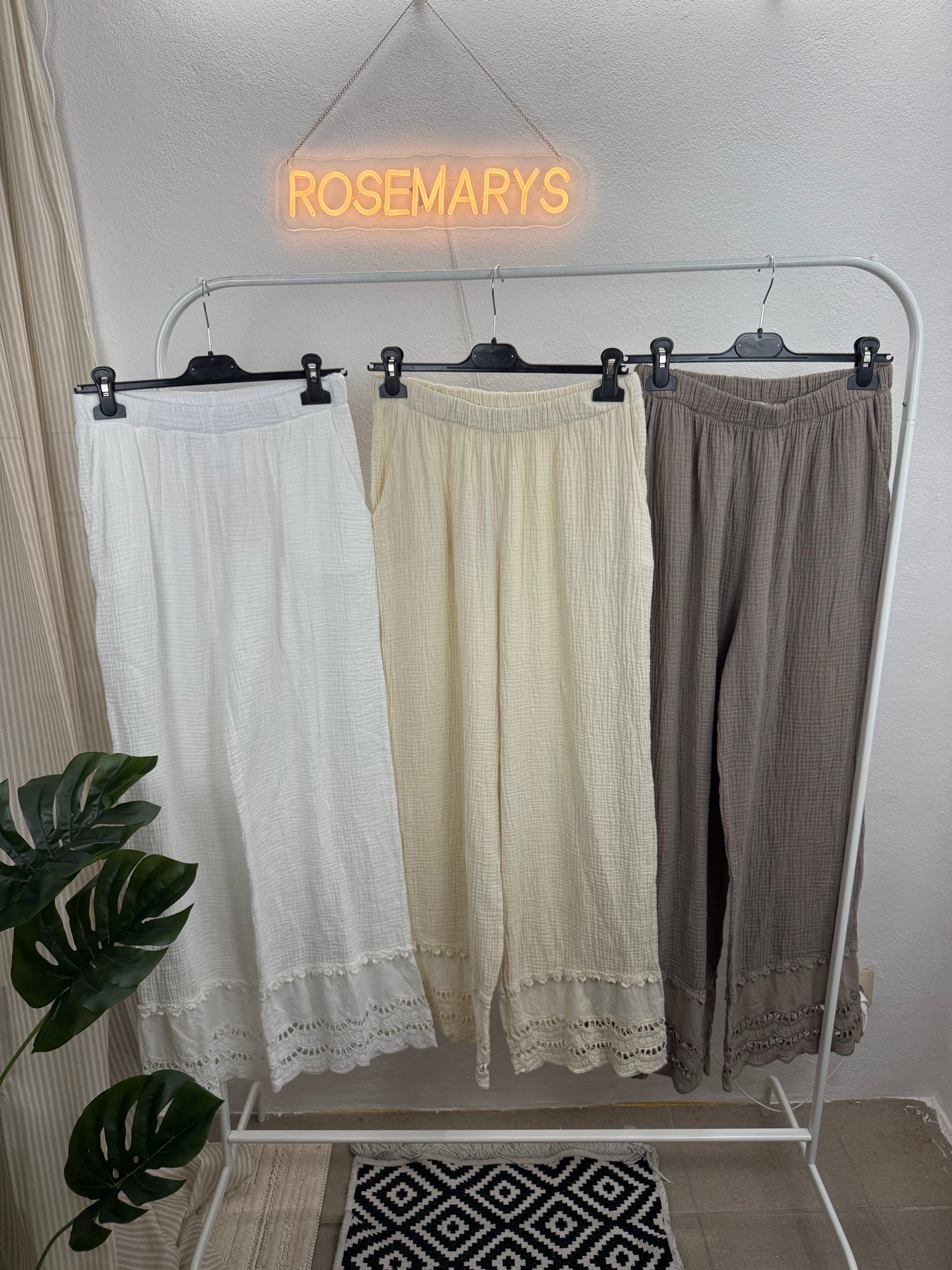 Musselinhose MARY - 100% Baumwolle mit Spitzendetail