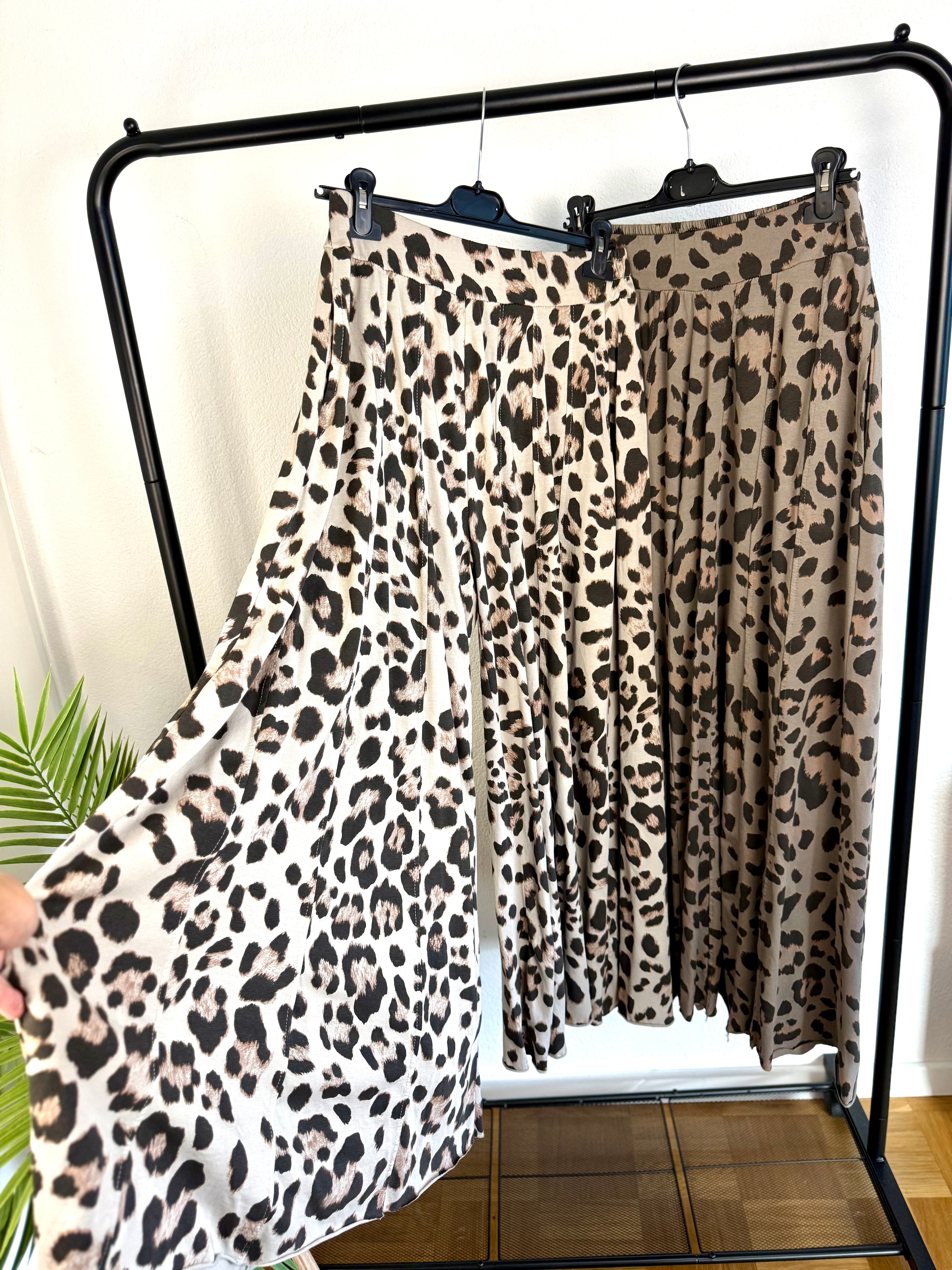 Ultra wide leg Hose mit Leoprint