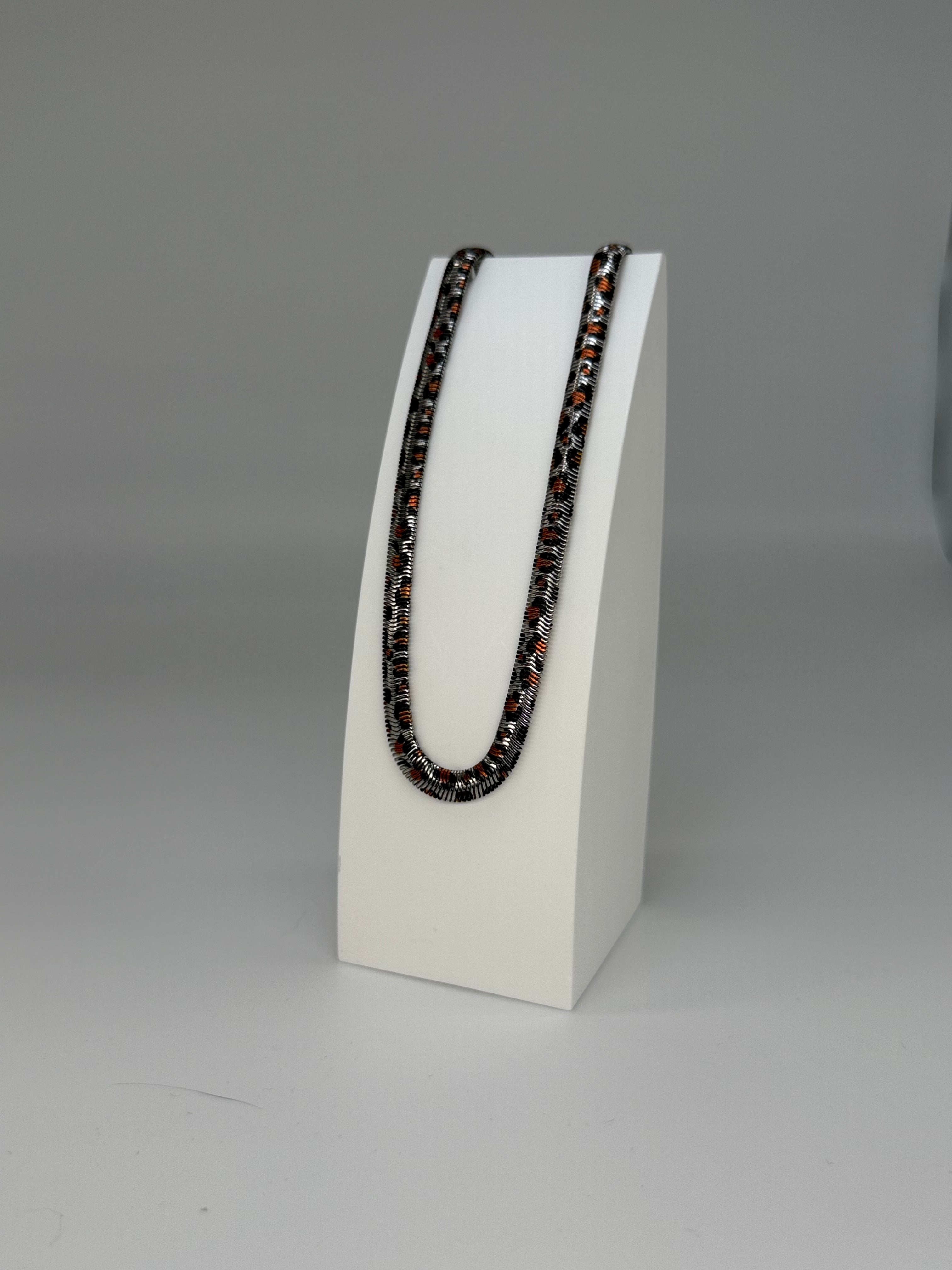 Elegante Snake Kette mit Leomuster