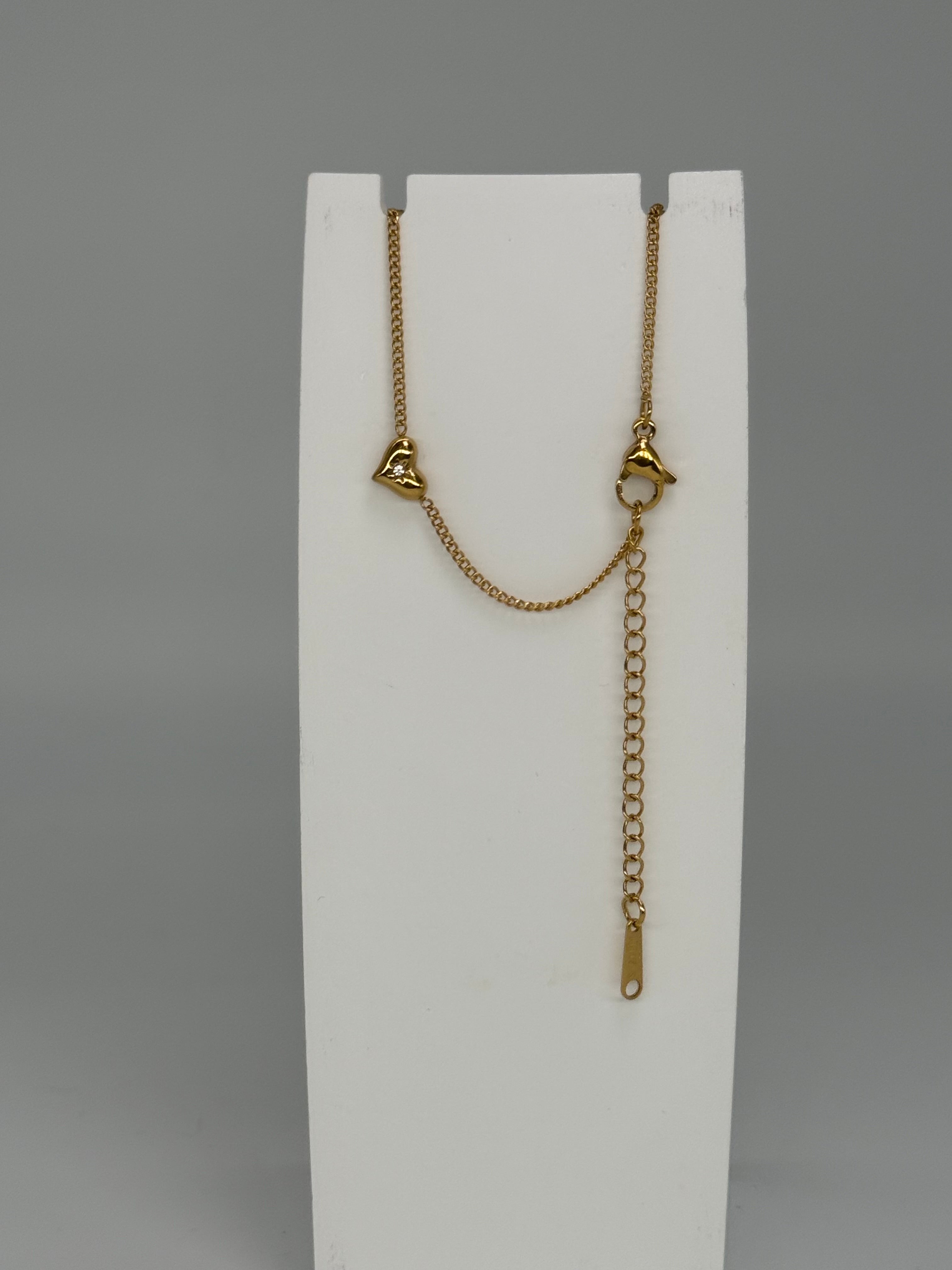 Kette mit Herzen und Strassdetails