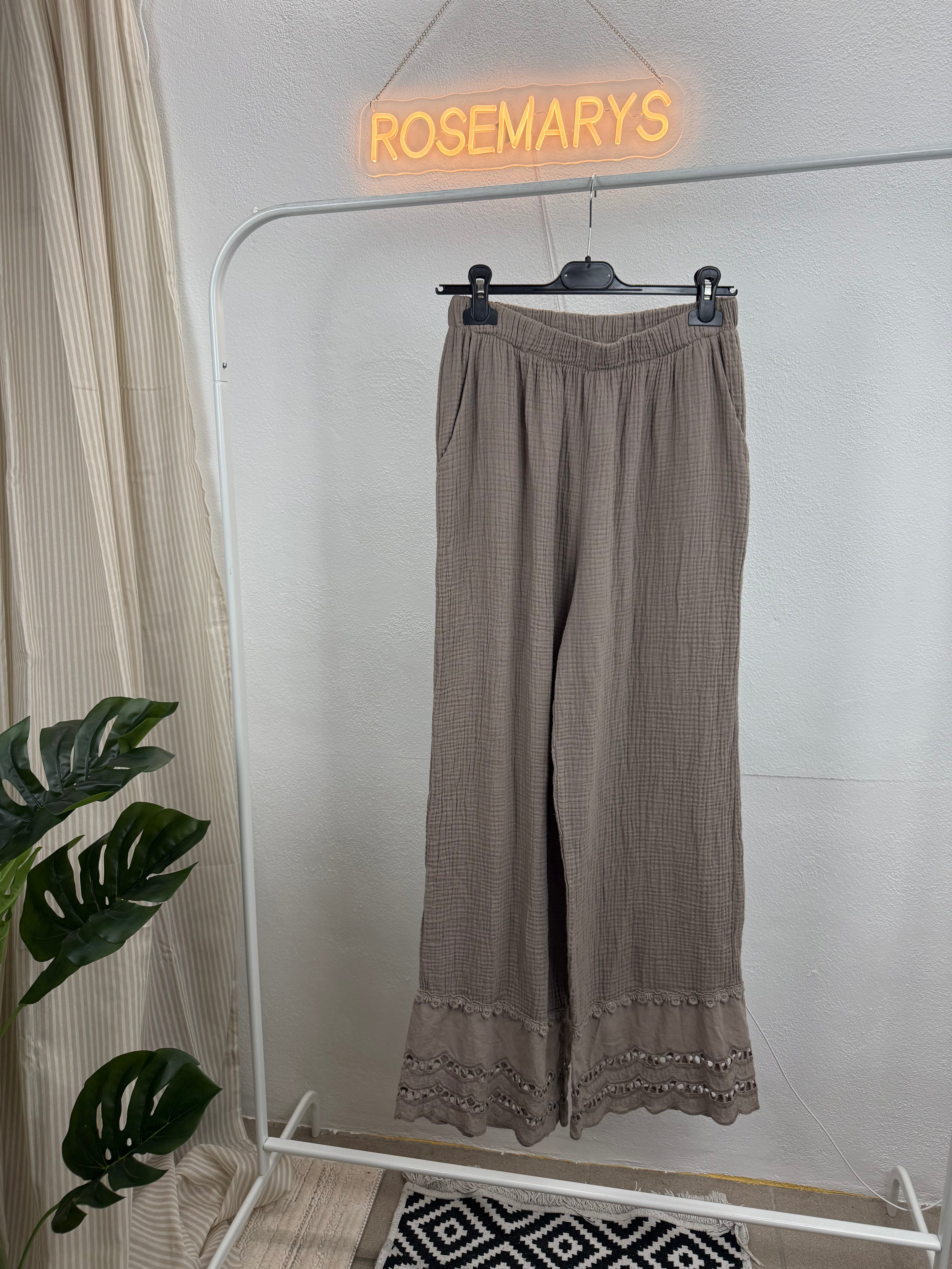 Musselinhose MARY - 100% Baumwolle mit Spitzendetail