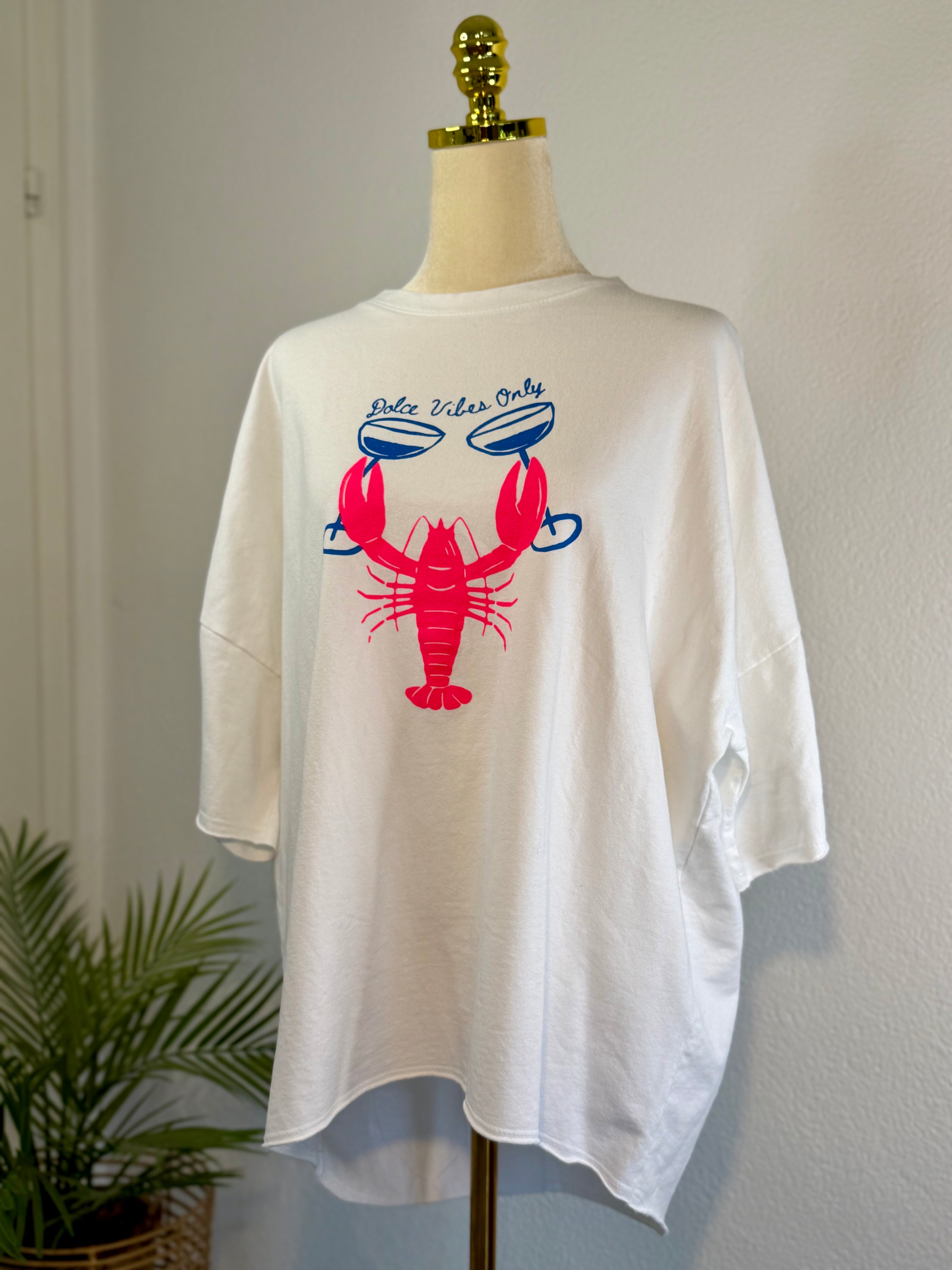 Tshirt Dolce Vibes Only mit Hummerdesign in verschiedenen Farben
