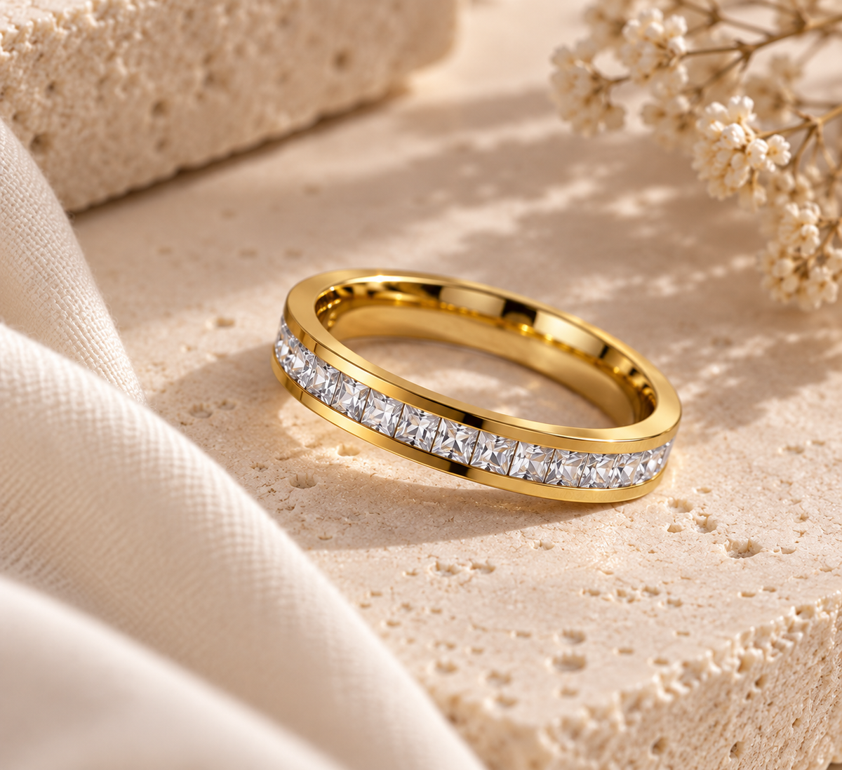 LEVIA Ring – 18K vergoldeter Edelstahl mit Zirkonia