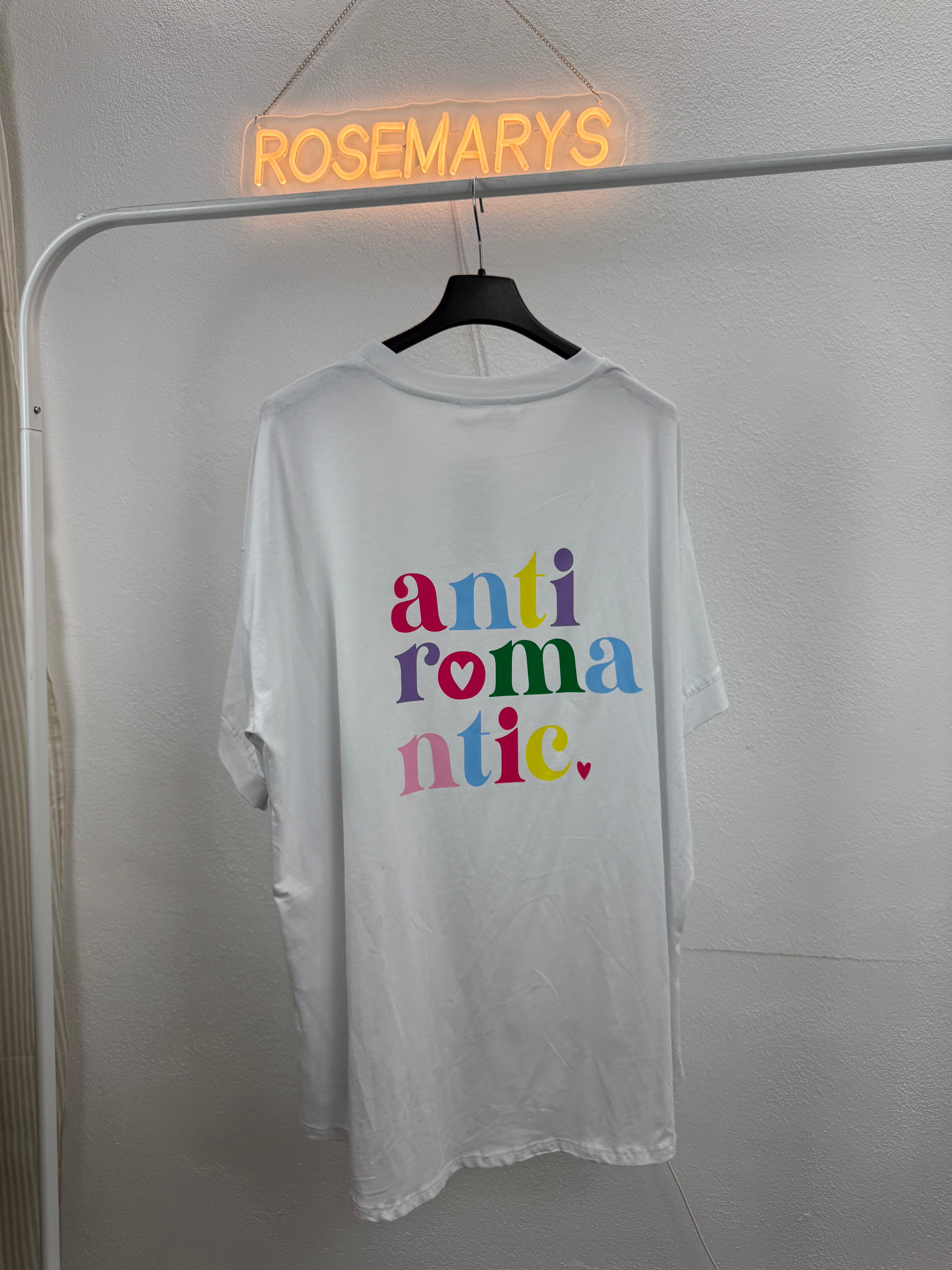 T-Shirt ANTI ROMANTIC - verschiedene Farben