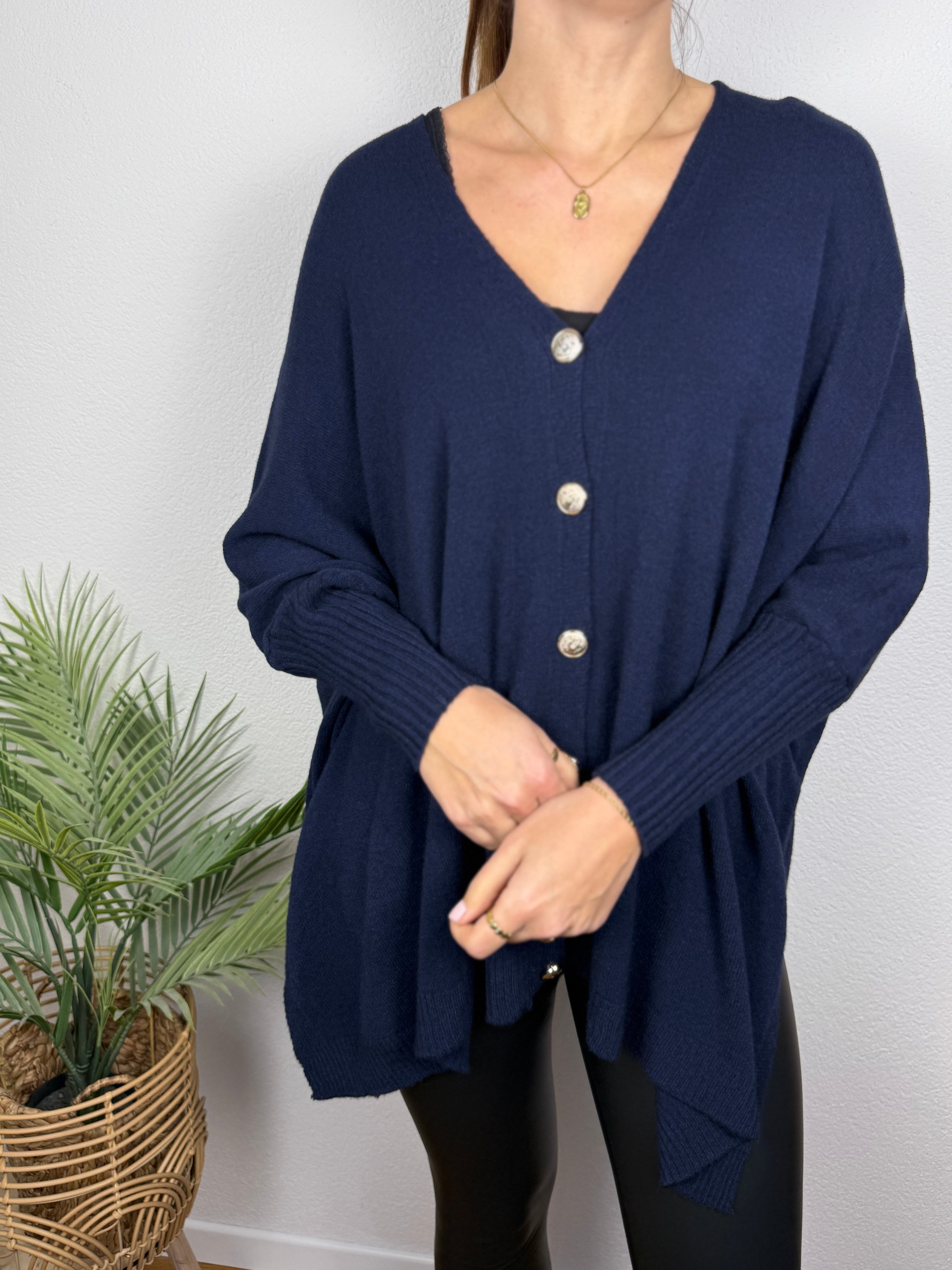 Ultra Oversize Strickjacke Elisa mit Knöpfen - butterweich dank Viskose (Kopie)