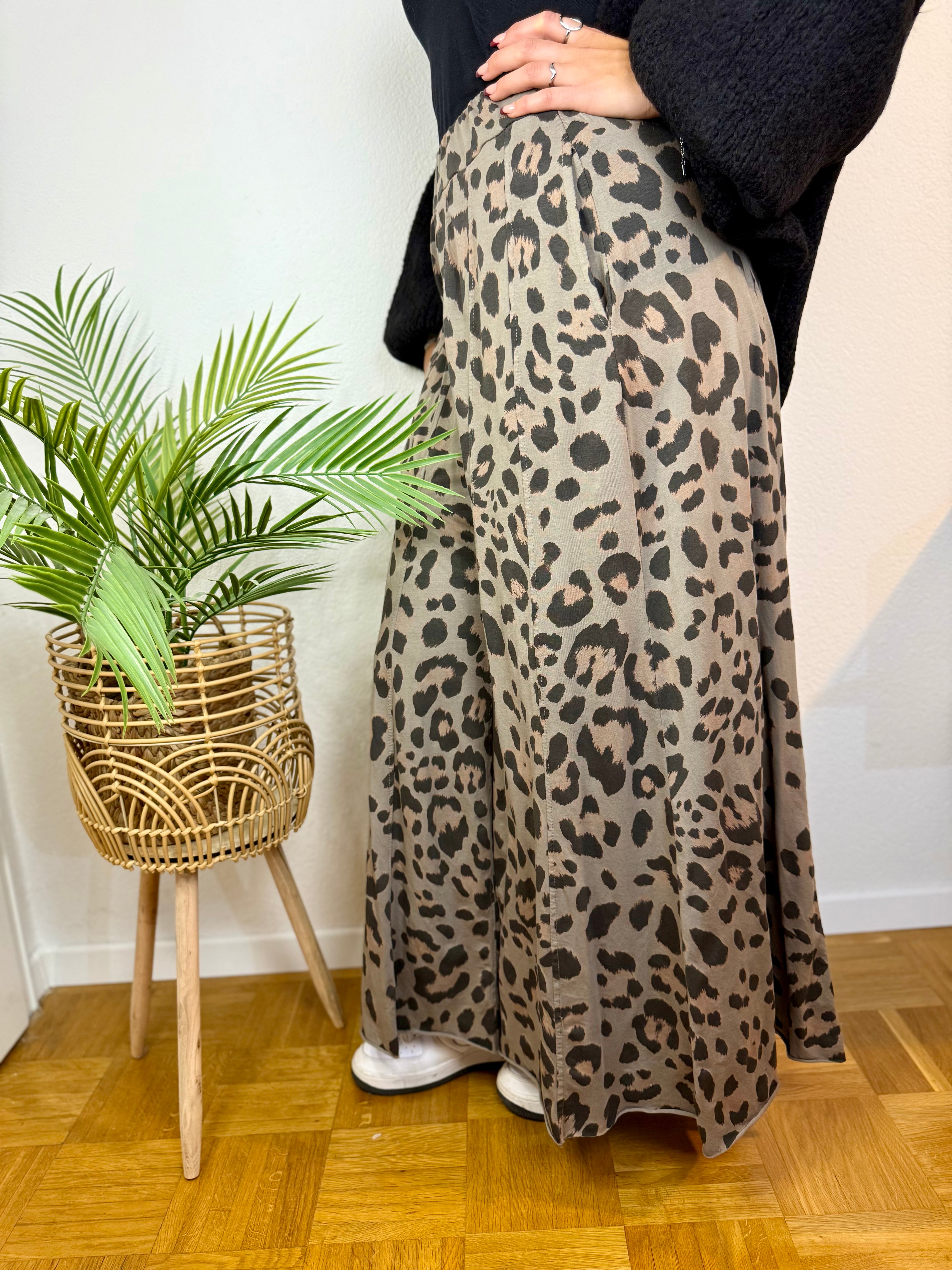Ultra wide leg Hose mit Leoprint