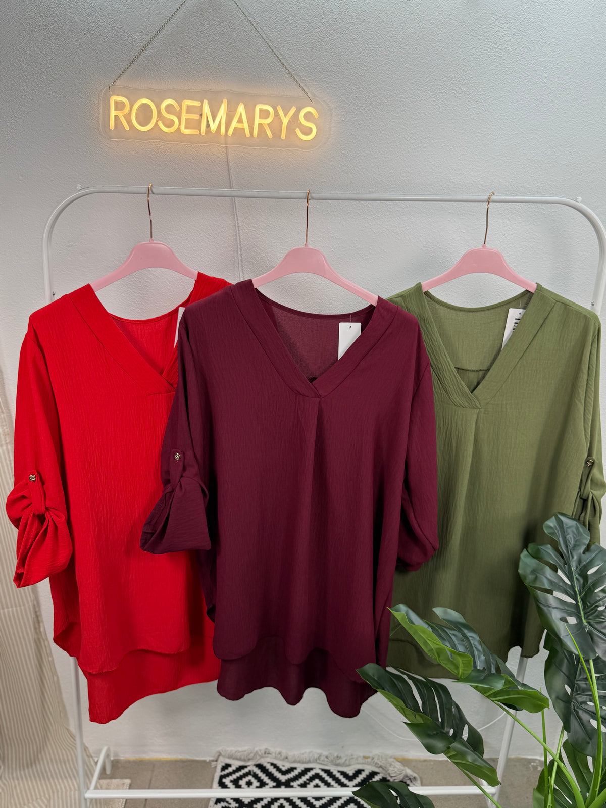 LIVIA – Lange Oversize-Bluse mit V-Ausschnitt - bis 44/46