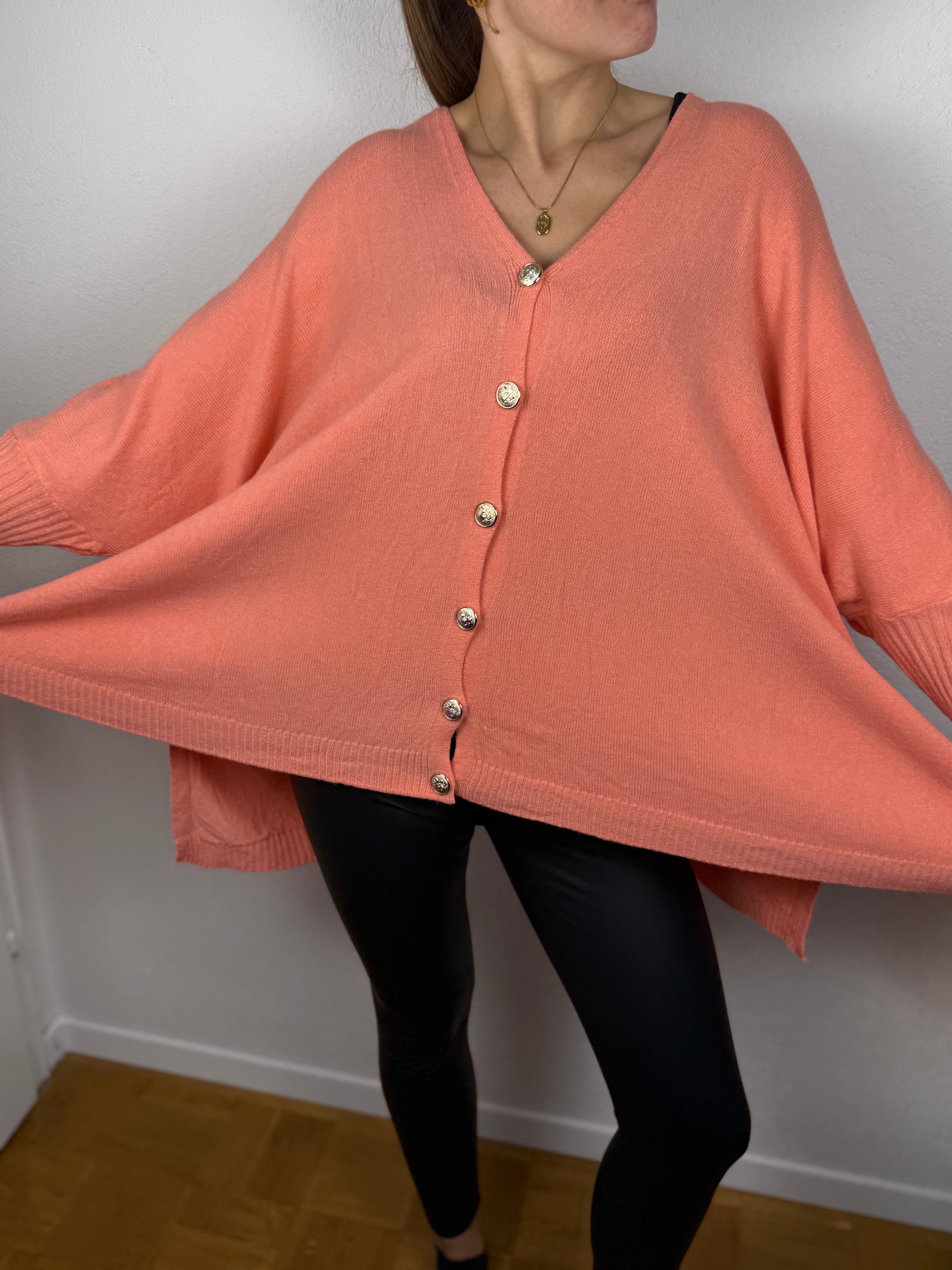 Ultra Oversize Strickjacke Elisa mit Knöpfen - butterweich dank Viskose (Kopie)