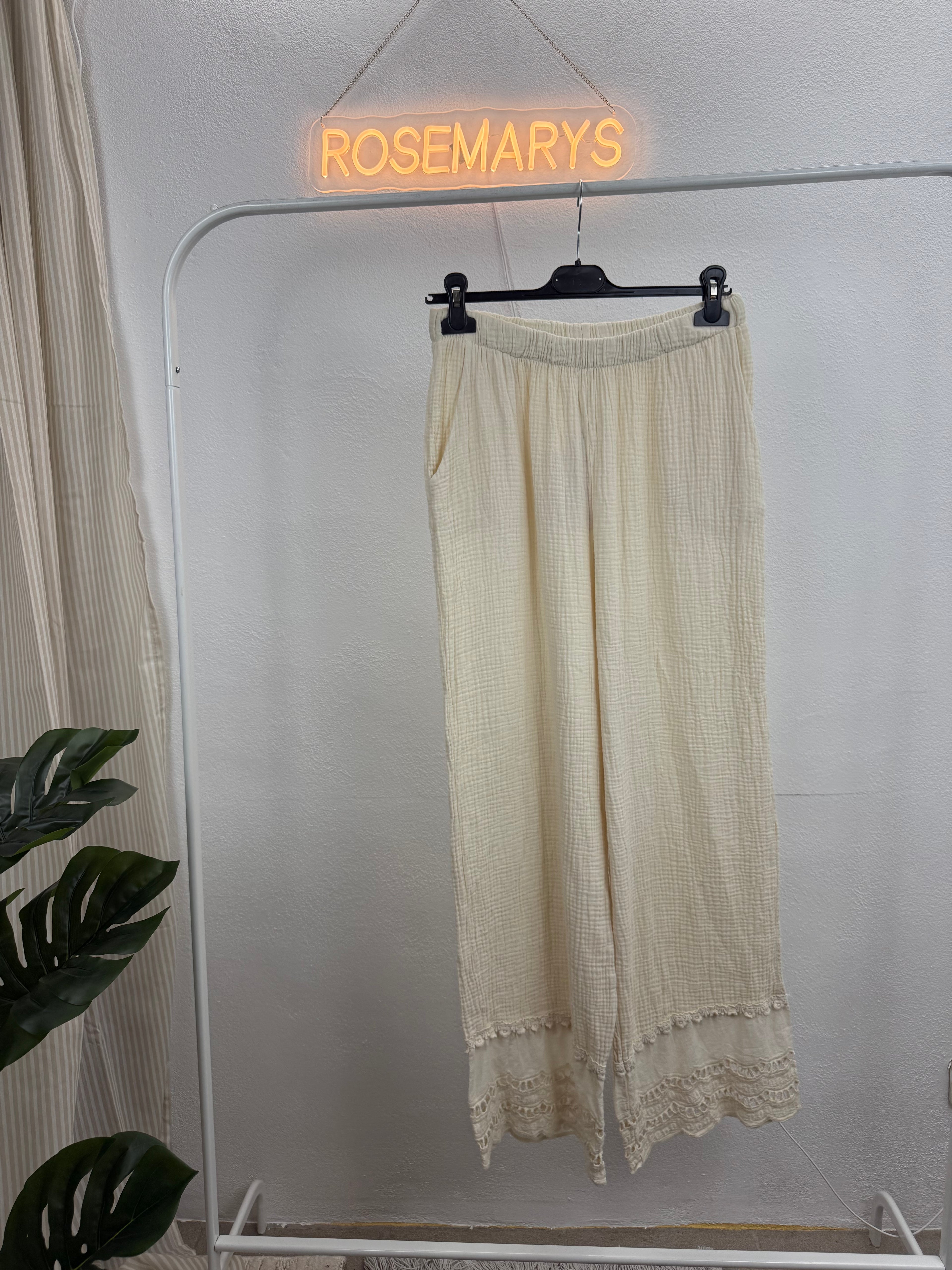 Musselinhose MARY - 100% Baumwolle mit Spitzendetail