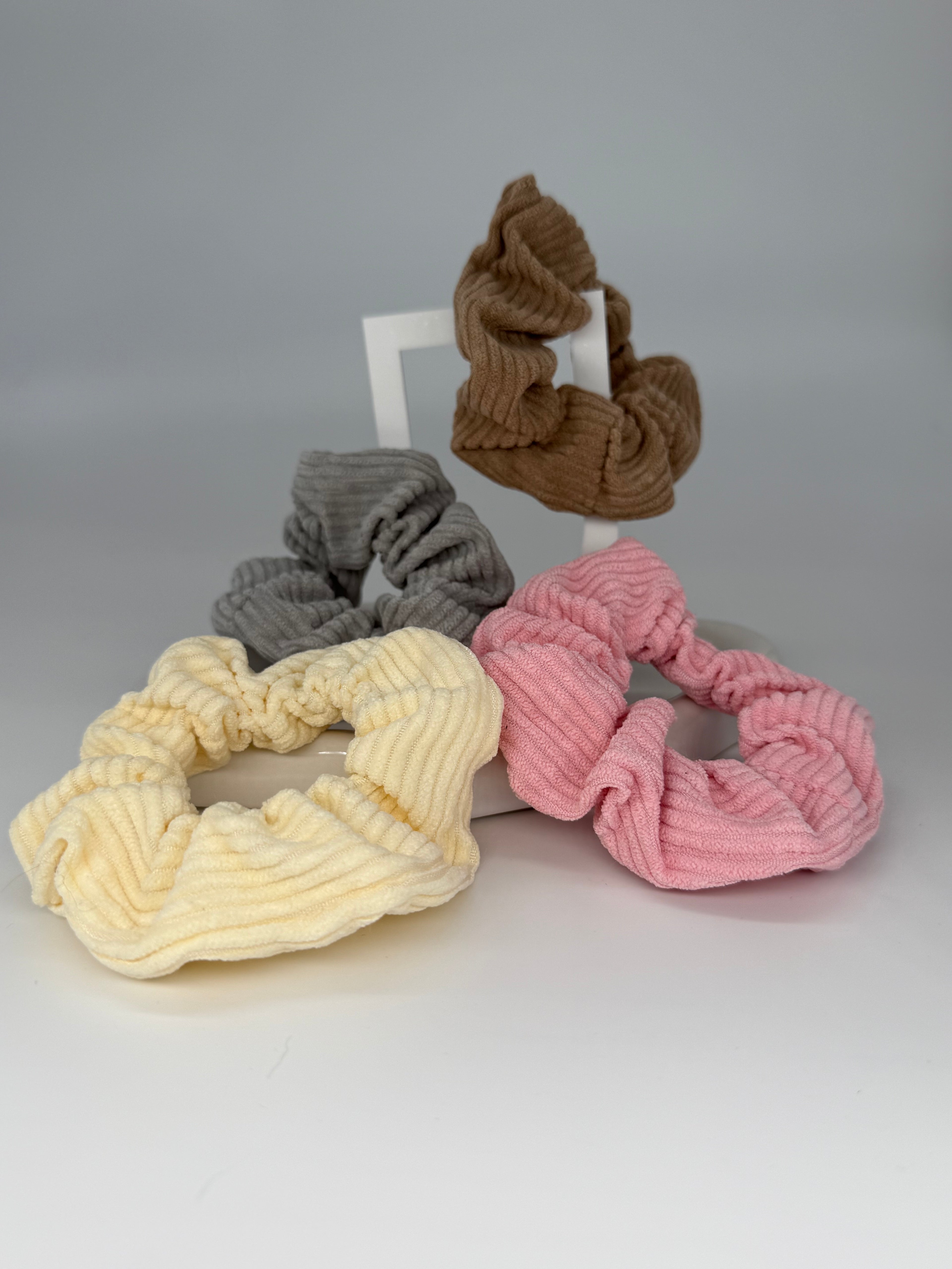 Scrunchie Streifen mit Struktur MIDI Size