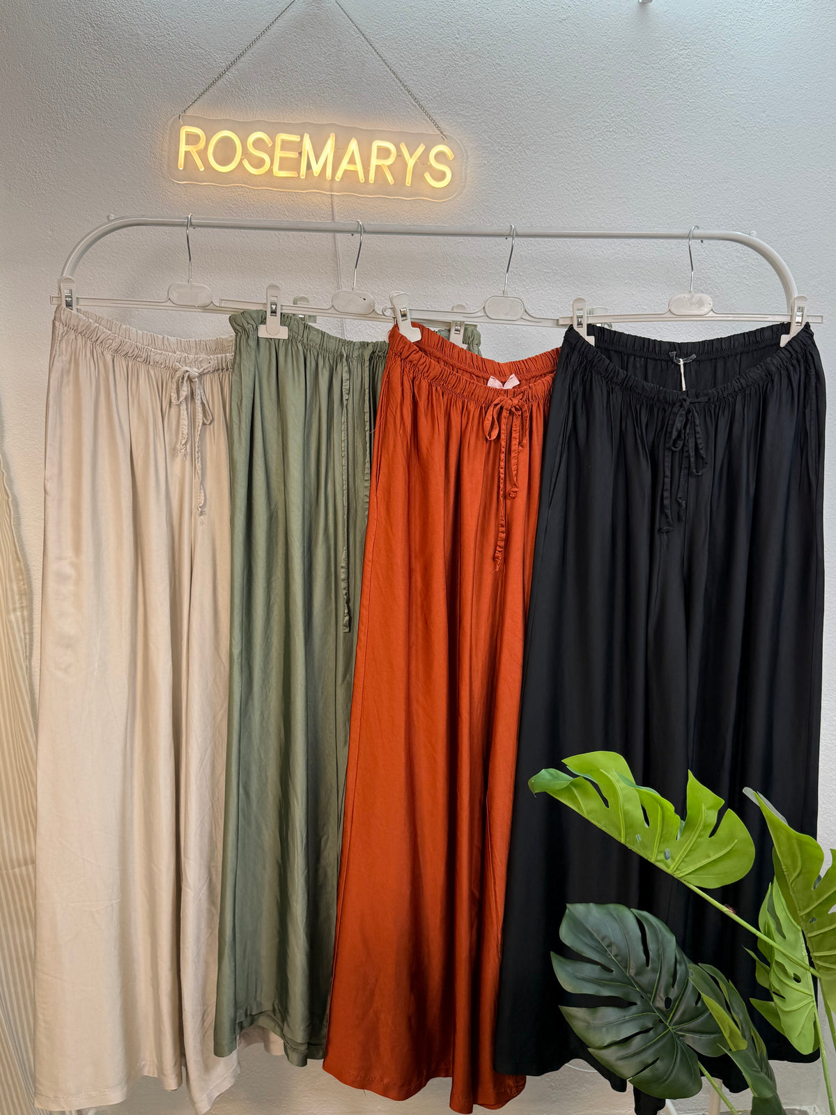 Ultra Wide Leg Satin Hose - mit Bequembund in verschiedenen Farben - bis 44 tragbar