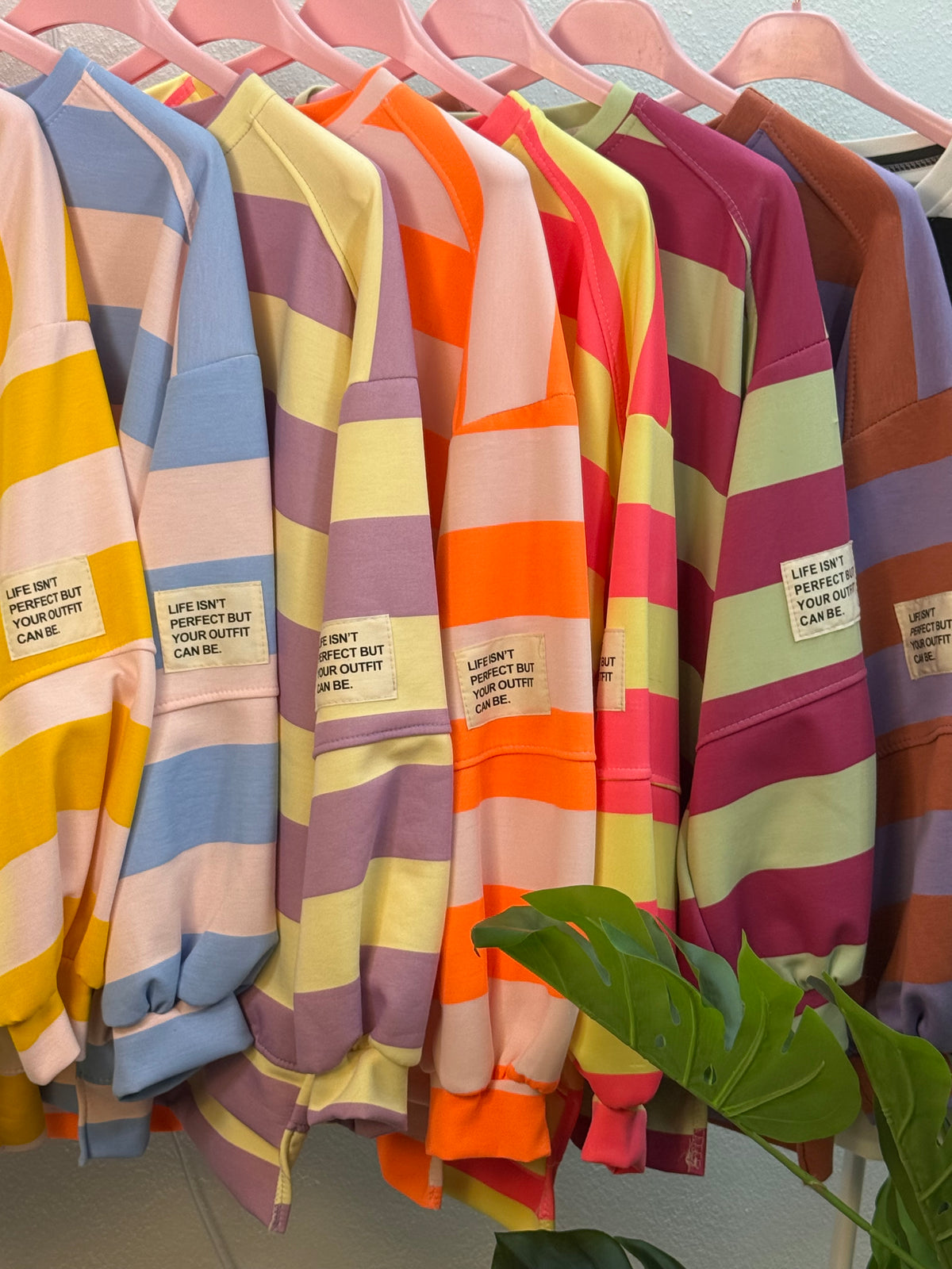 Color Crush Oversize-Pullover 🌈 - mit Streifen
