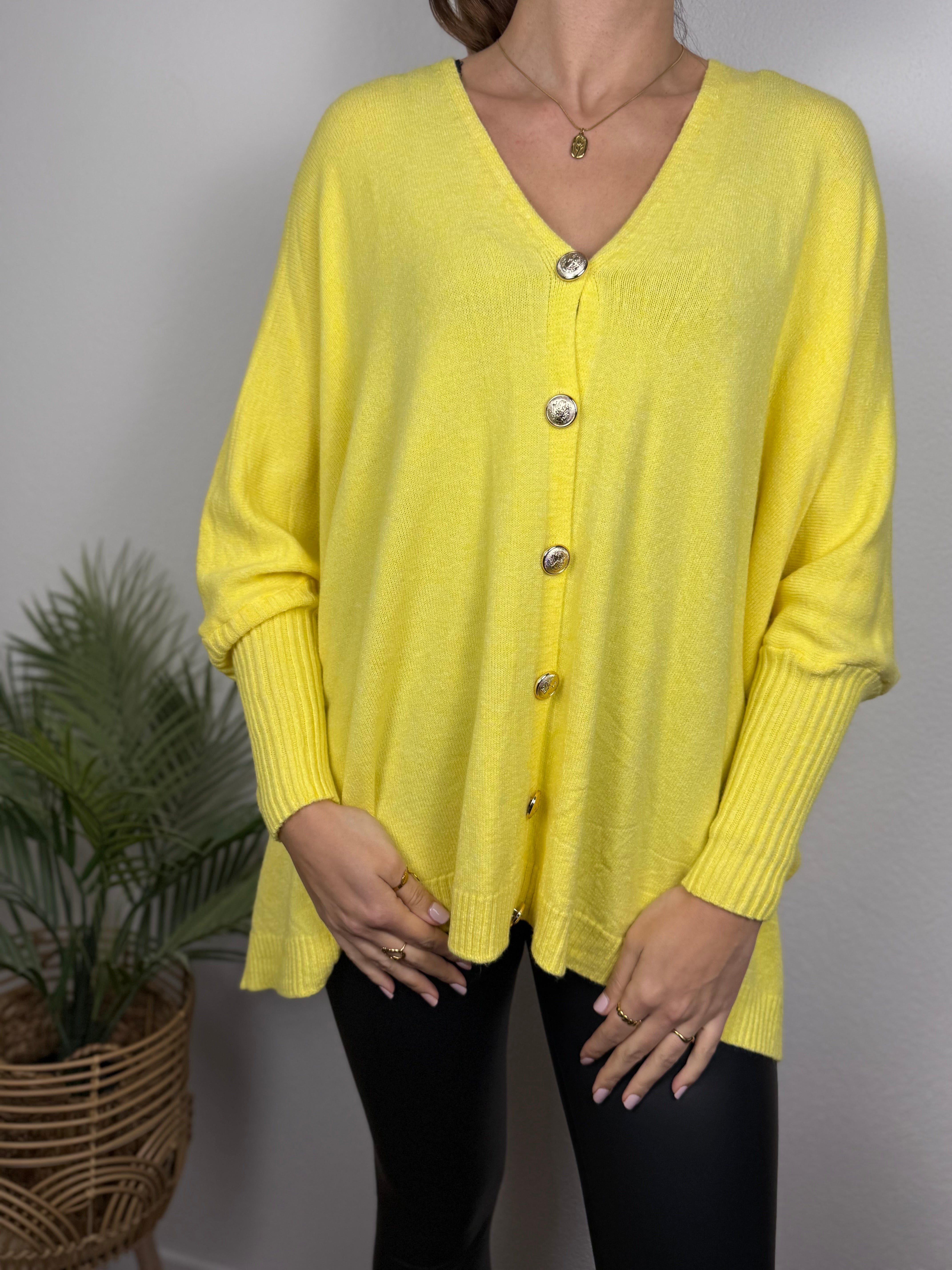 Ultra Oversize Strickjacke Elisa mit Knöpfen - butterweich dank Viskose (Kopie)