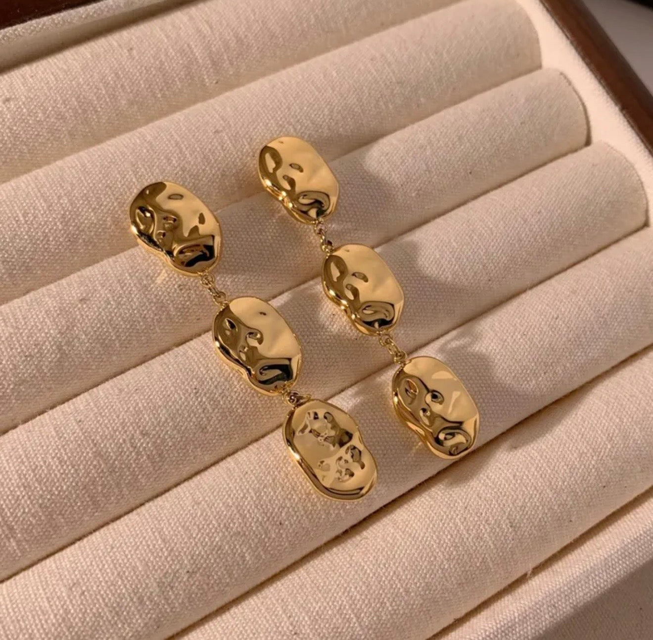Statement Ohrringe WAVE - In Gold und Silber