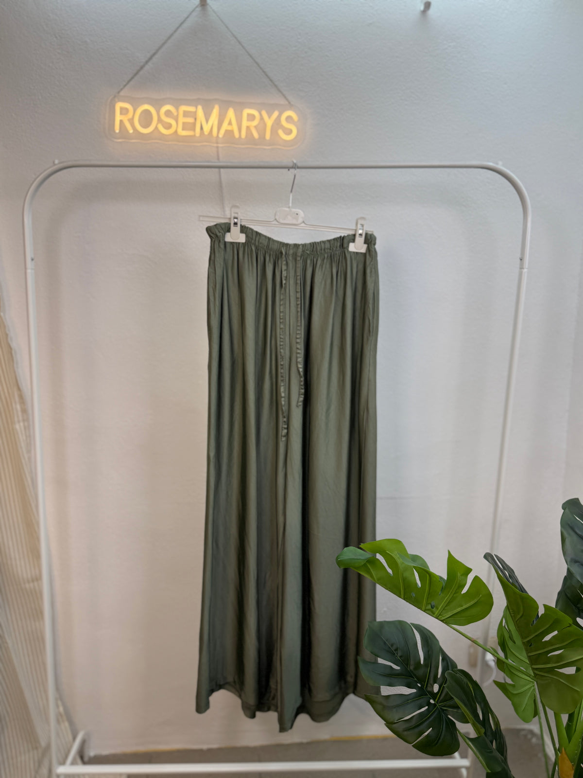 Ultra Wide Leg Satin Hose - mit Bequembund in verschiedenen Farben - bis 44 tragbar