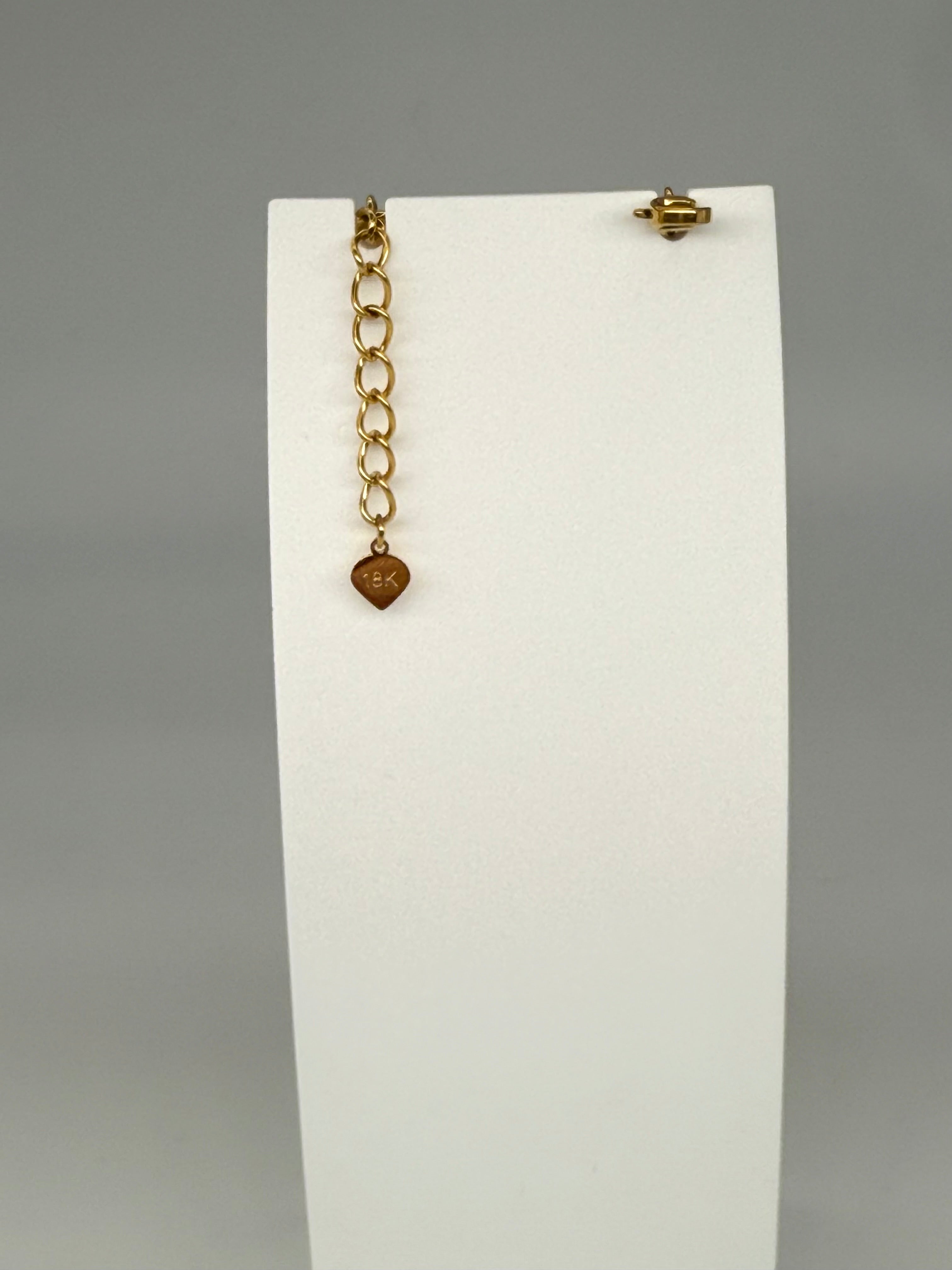 Armband mit ovalem Muster aus Edelstahl
