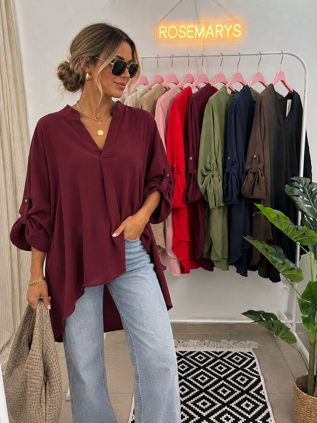 LIVIA – Lange Oversize-Bluse mit V-Ausschnitt - bis 44/46