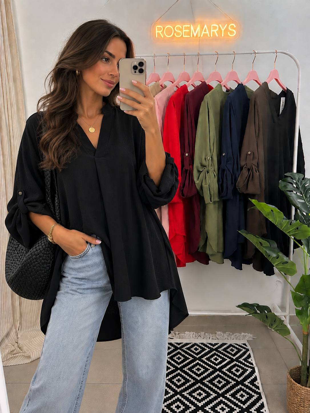 LIVIA – Lange Oversize-Bluse mit V-Ausschnitt - bis 44/46