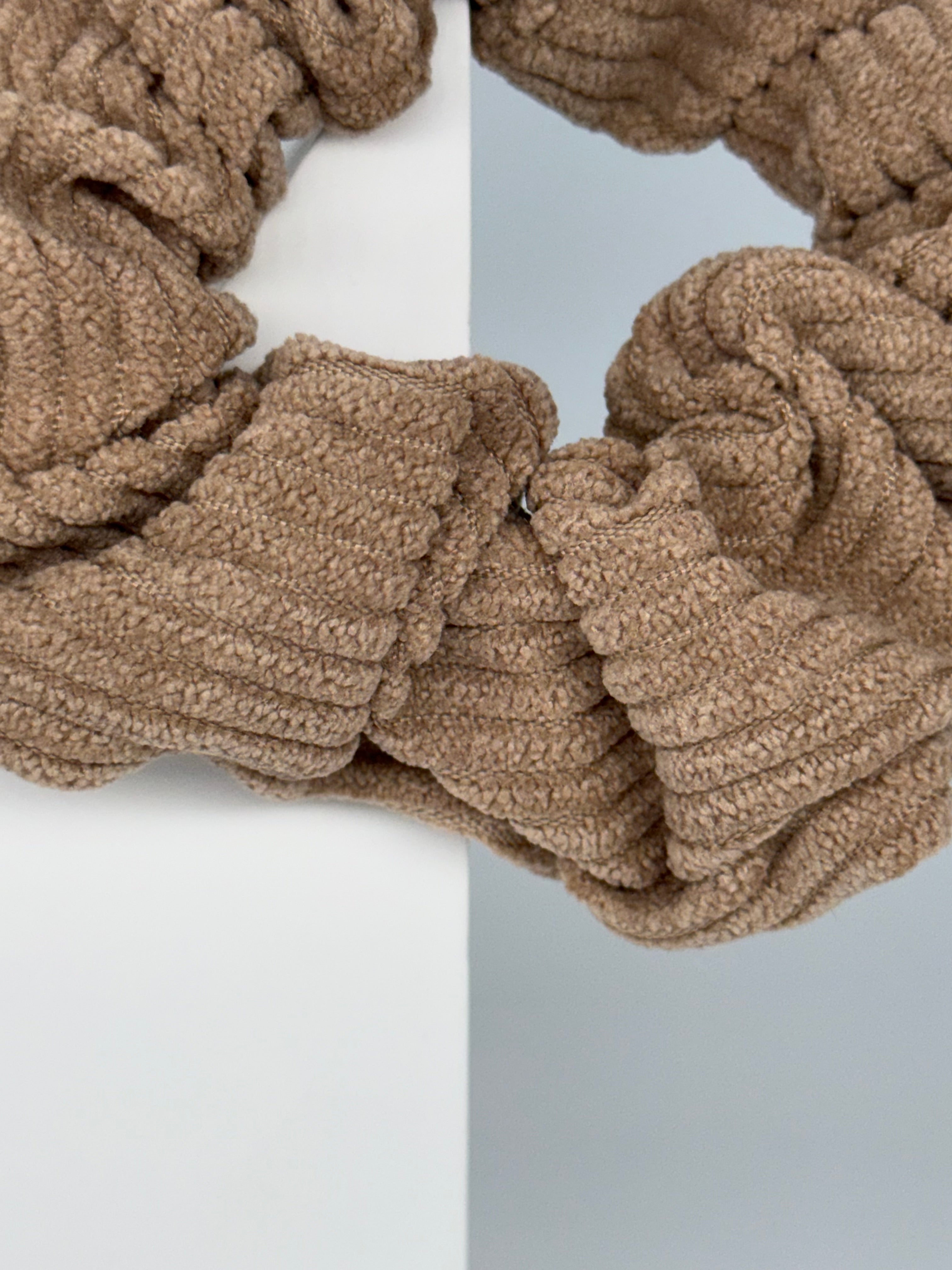 Scrunchie Streifen mit Struktur MIDI Size