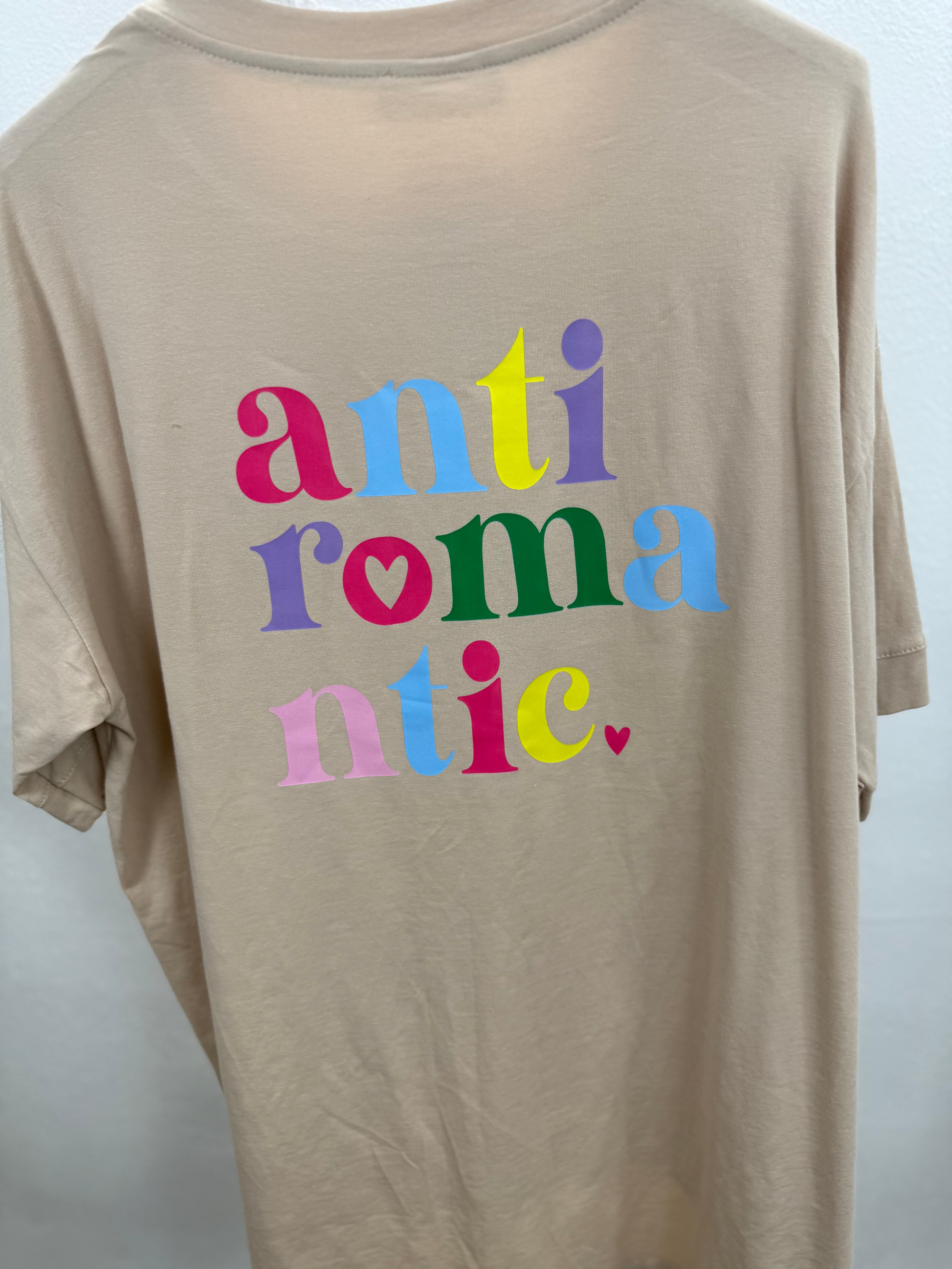 T-Shirt ANTI ROMANTIC - verschiedene Farben