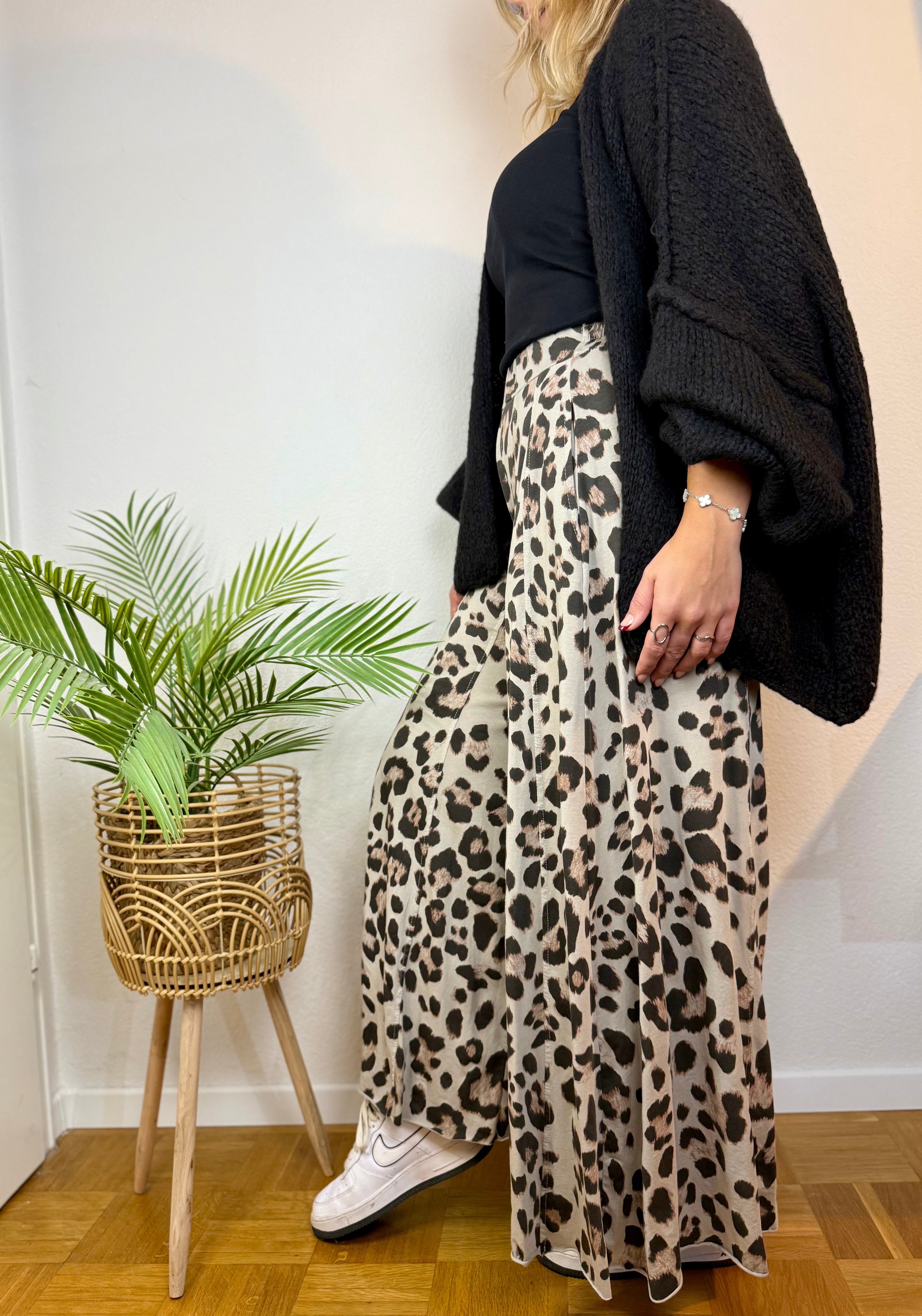 Ultra wide leg Hose mit Leoprint