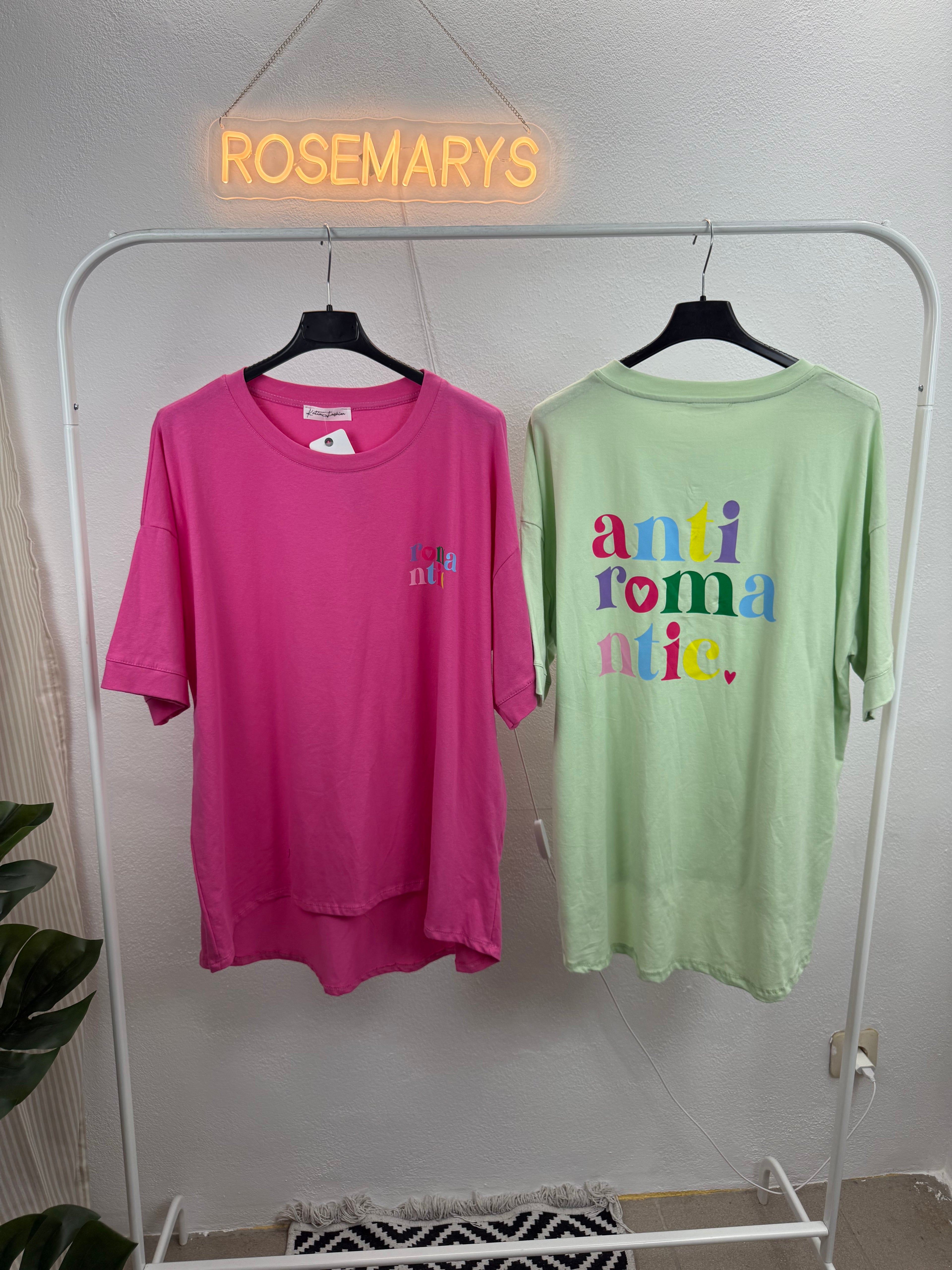 T-Shirt ANTI ROMANTIC - verschiedene Farben