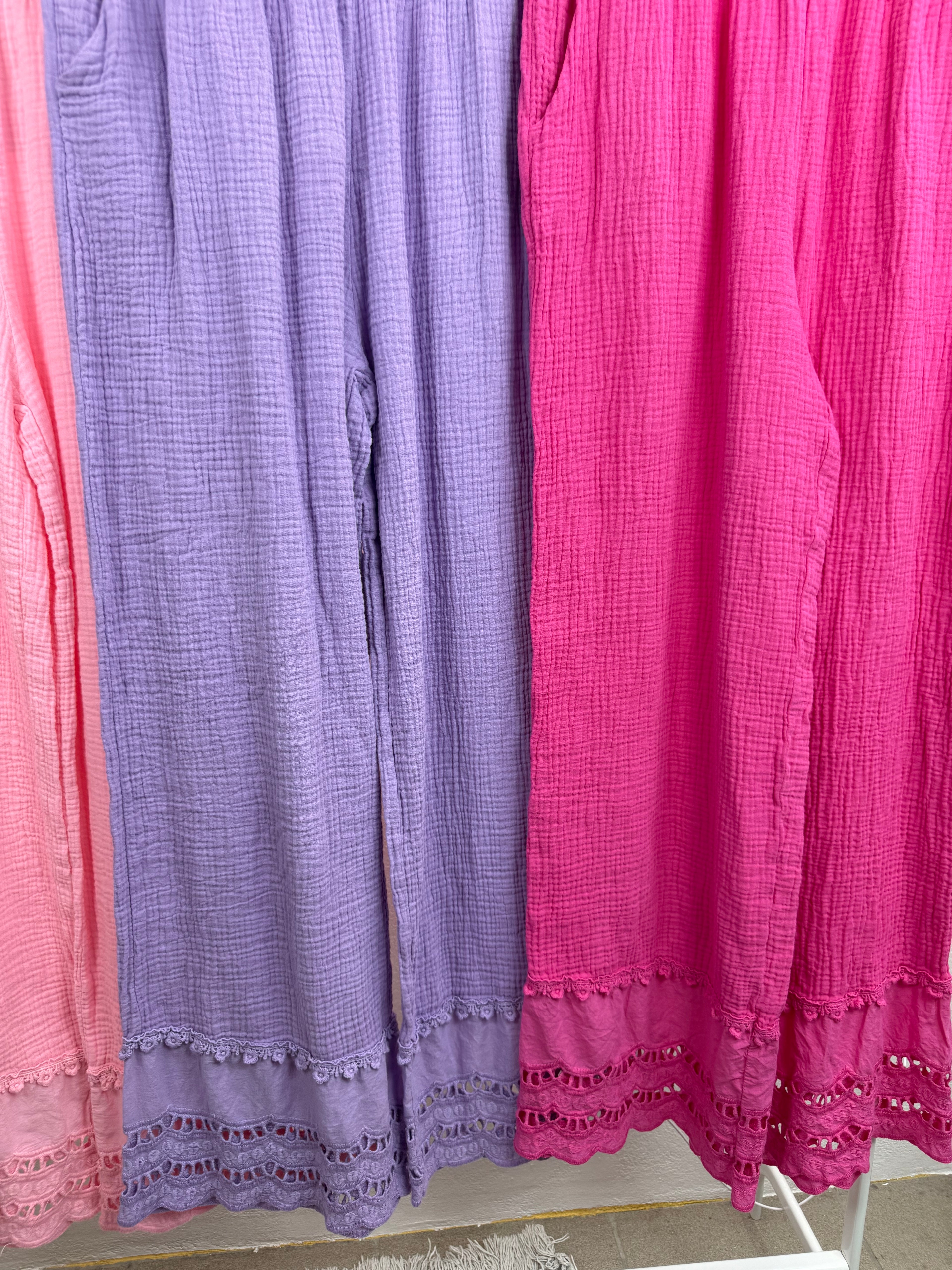 Musselinhose MARY - 100% Baumwolle mit Spitzendetail