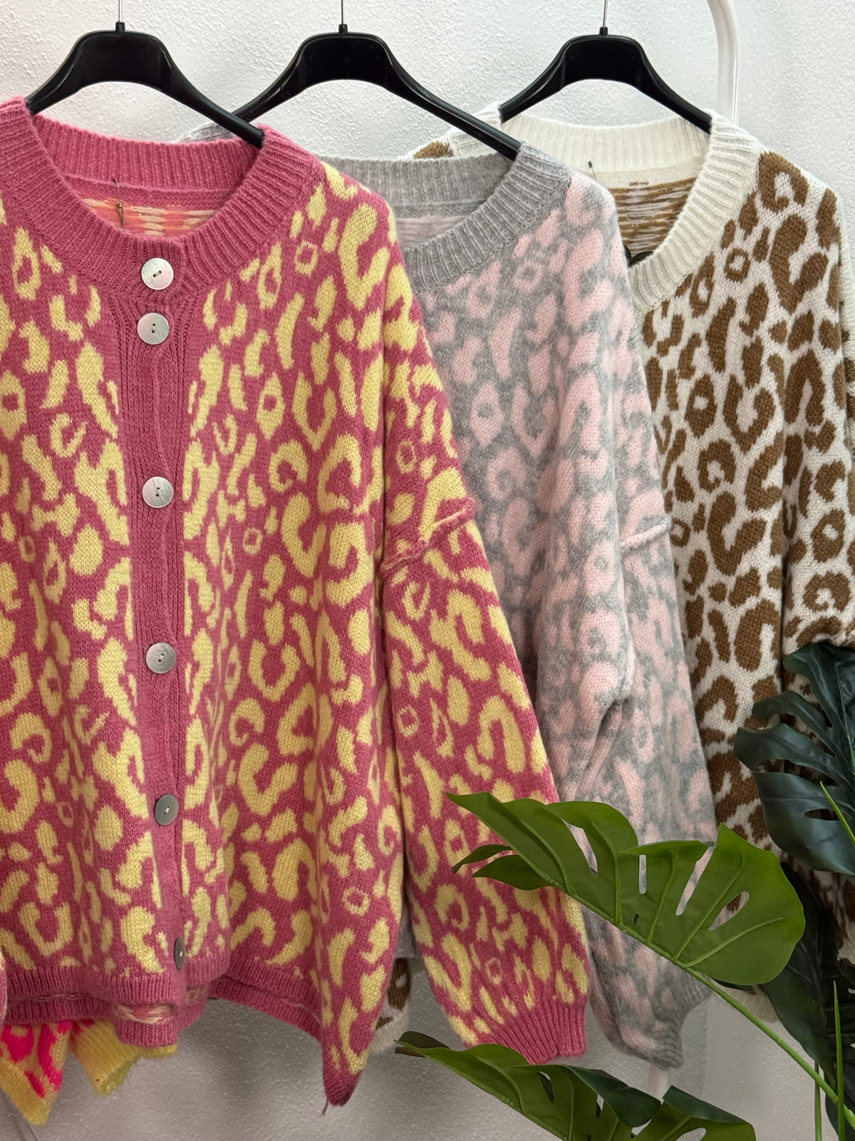 🐆 Oversize Leo Cardigan mit Perlmuttknöpfen - bis 46 tragbar
