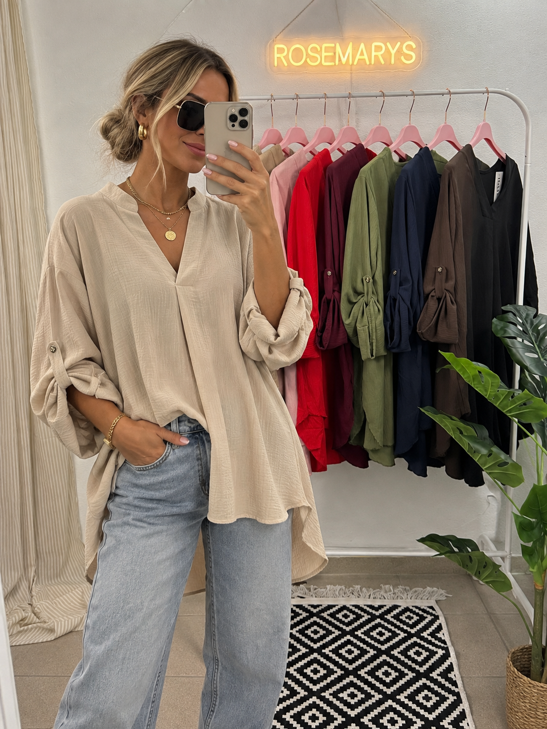 LIVIA – Lange Oversize-Bluse mit V-Ausschnitt - bis 44/46