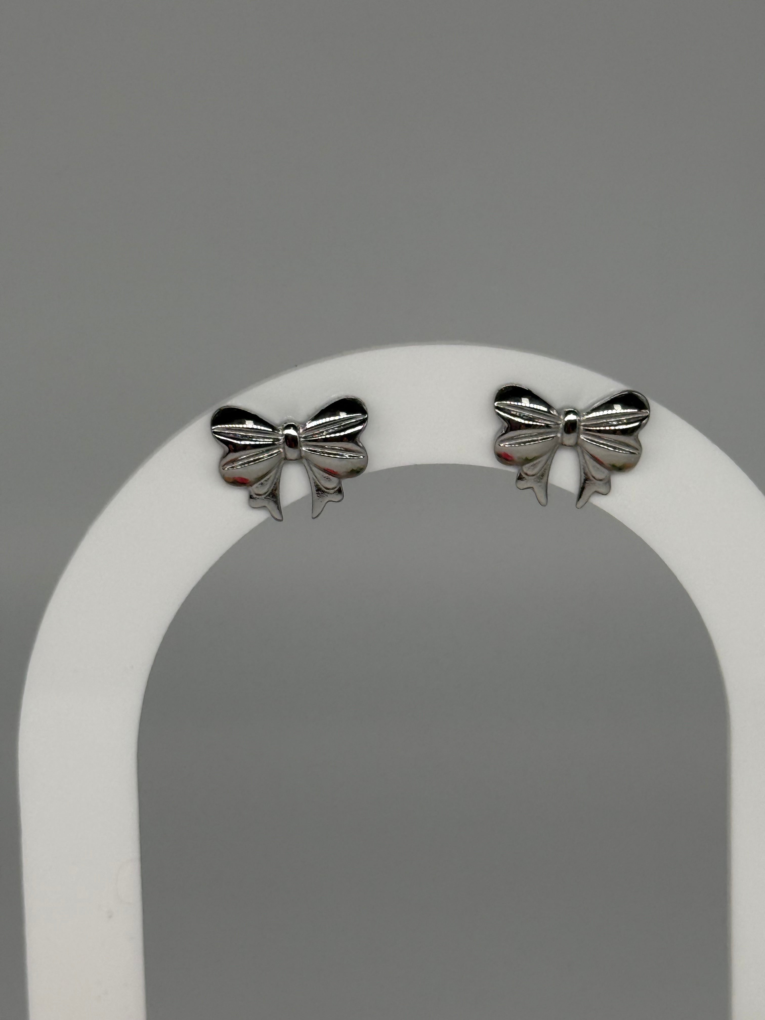 Ohrstecker SUSI - im Schleifendesign