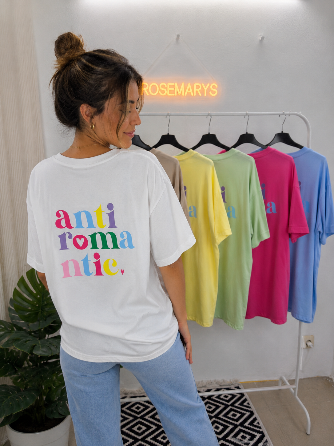 T-Shirt ANTI ROMANTIC - verschiedene Farben