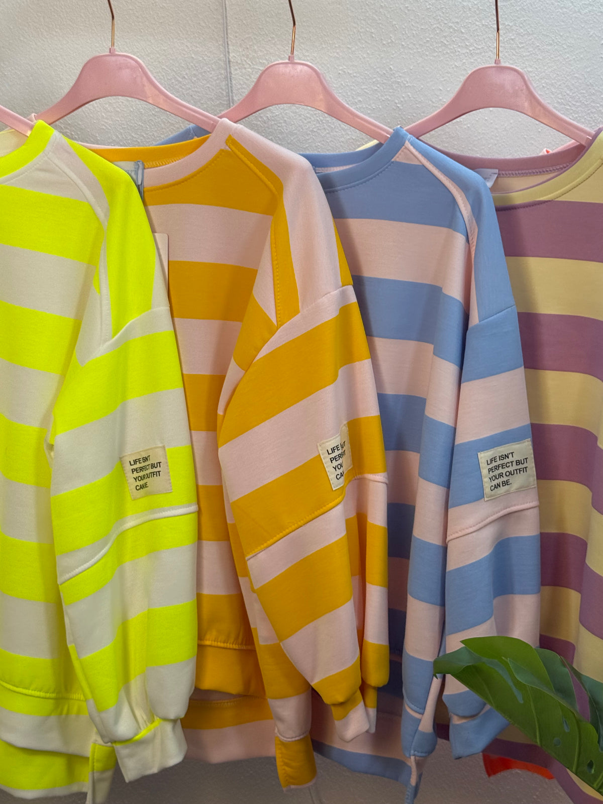 Color Crush Oversize-Pullover 🌈 - mit Streifen