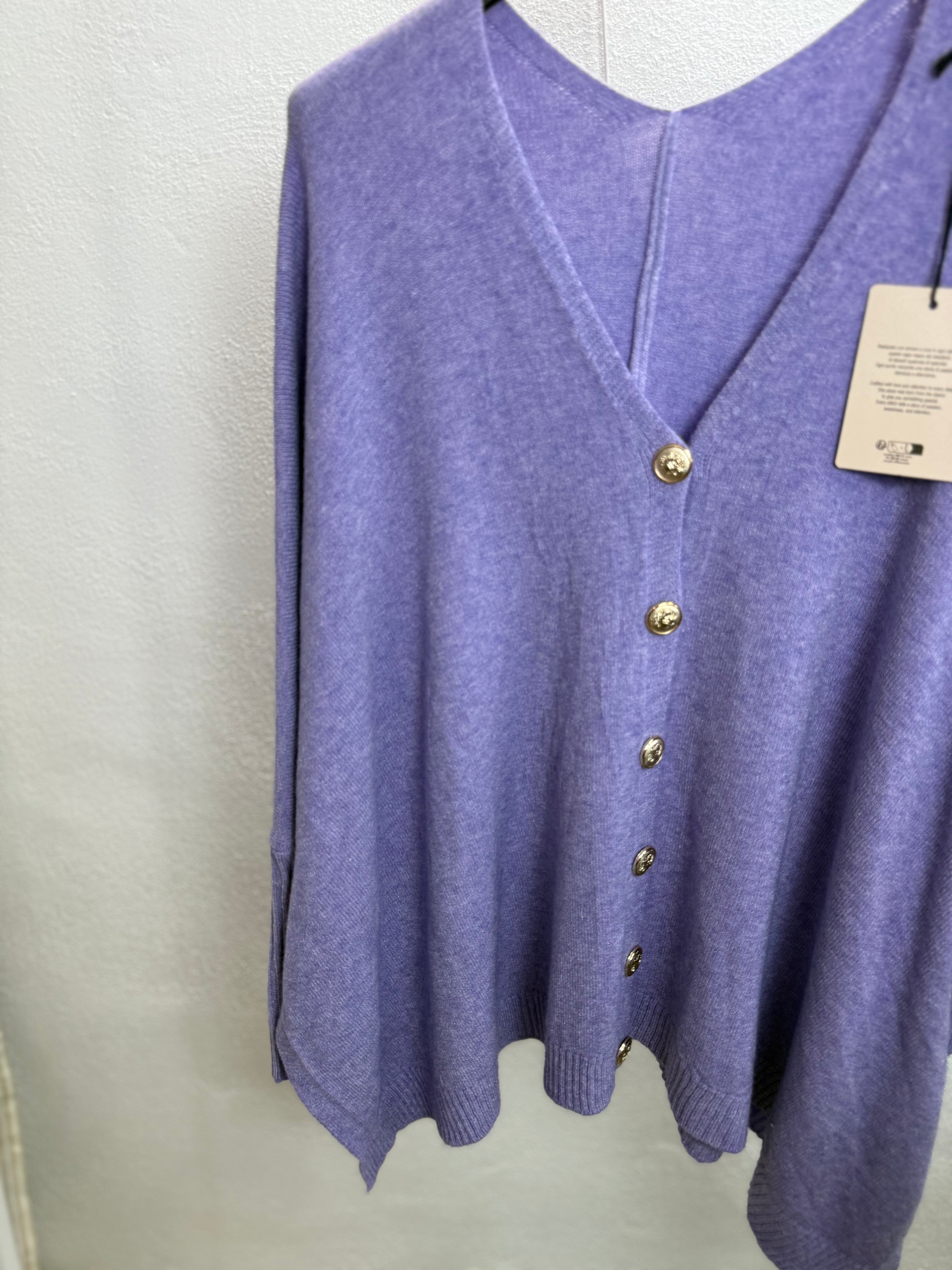 Ultra Oversize Strickjacke Elisa mit Knöpfen - butterweich dank Viskose (Kopie)
