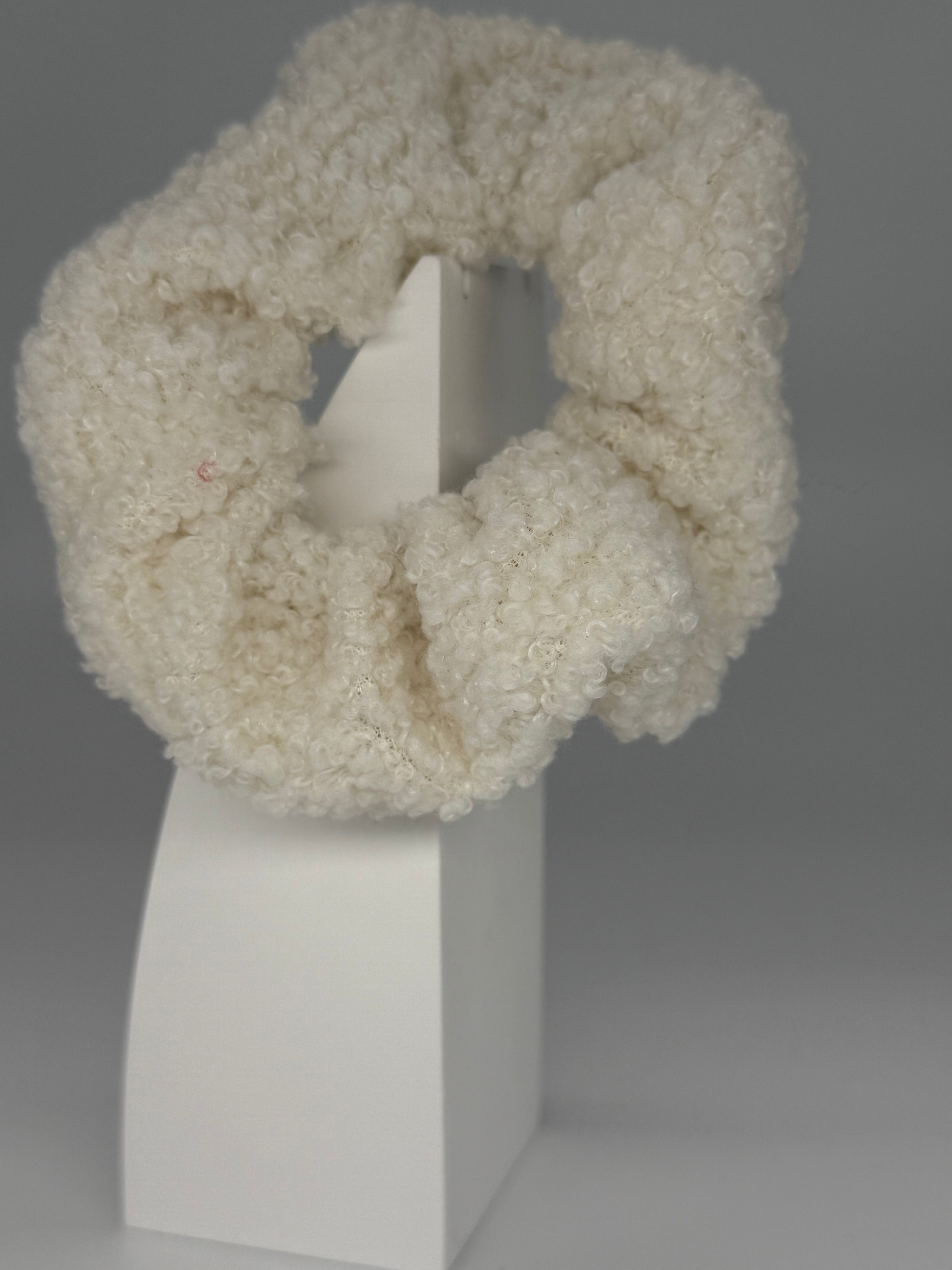 Scrunchie Teddy (Bouclé) MIDI Size
