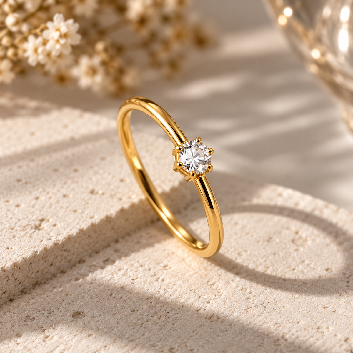 VÉRA Solitaire Ring – 18K vergoldeter Edelstahl mit Zirkonia