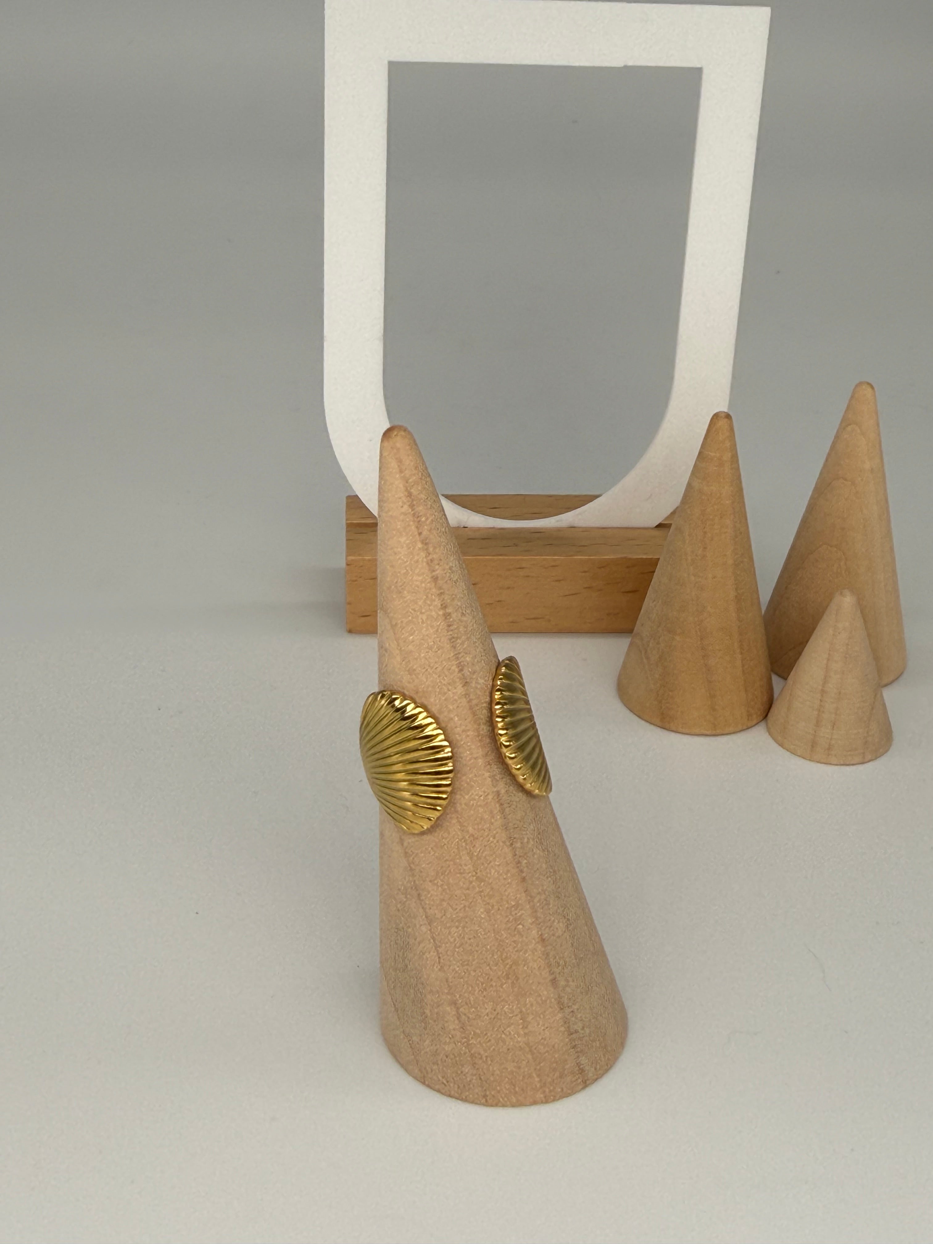 Ring im Muscheldesign - größenverstellbar + 18K Vergoldung
