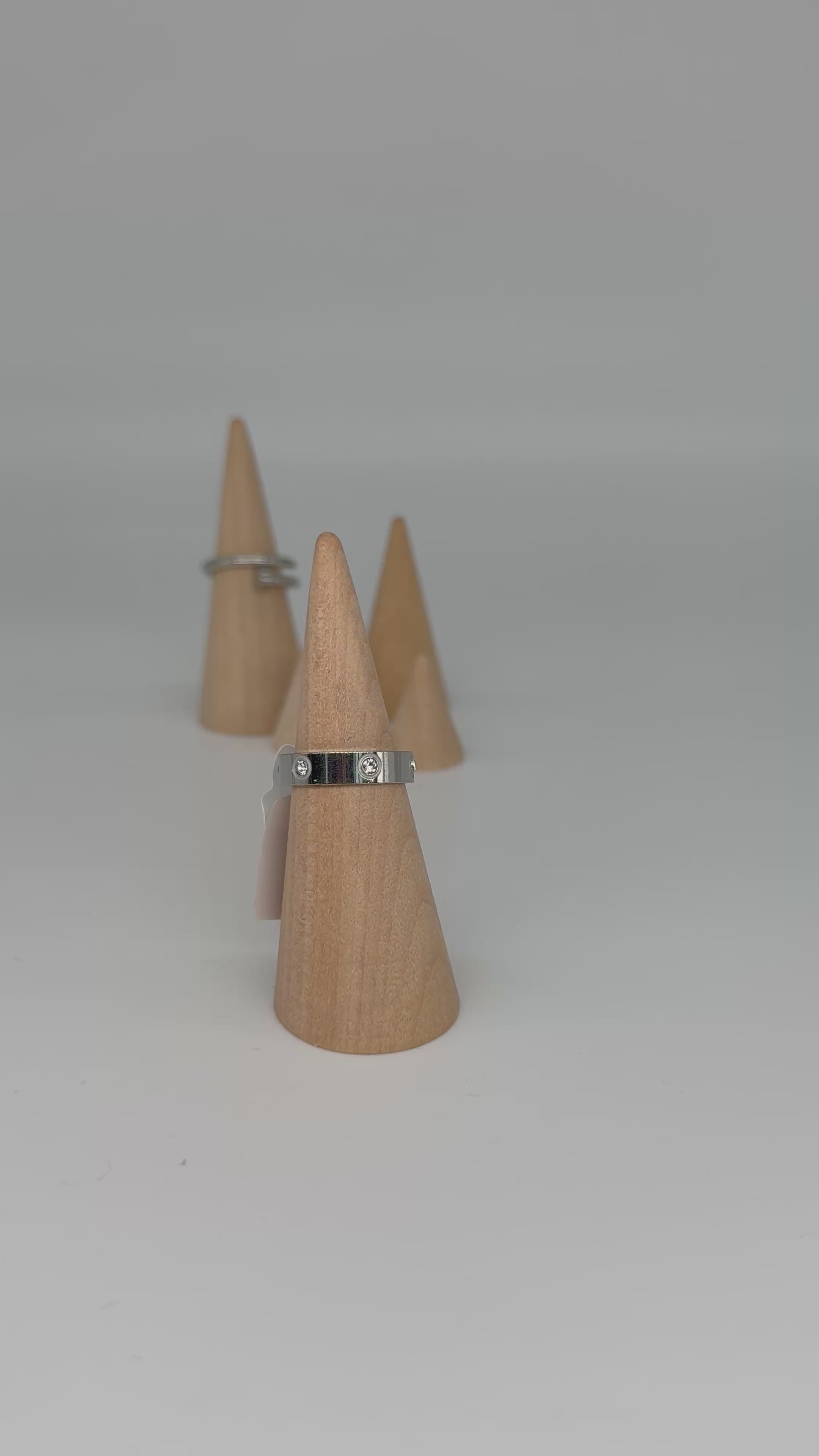 Edelstahlring mit Strasssteinen